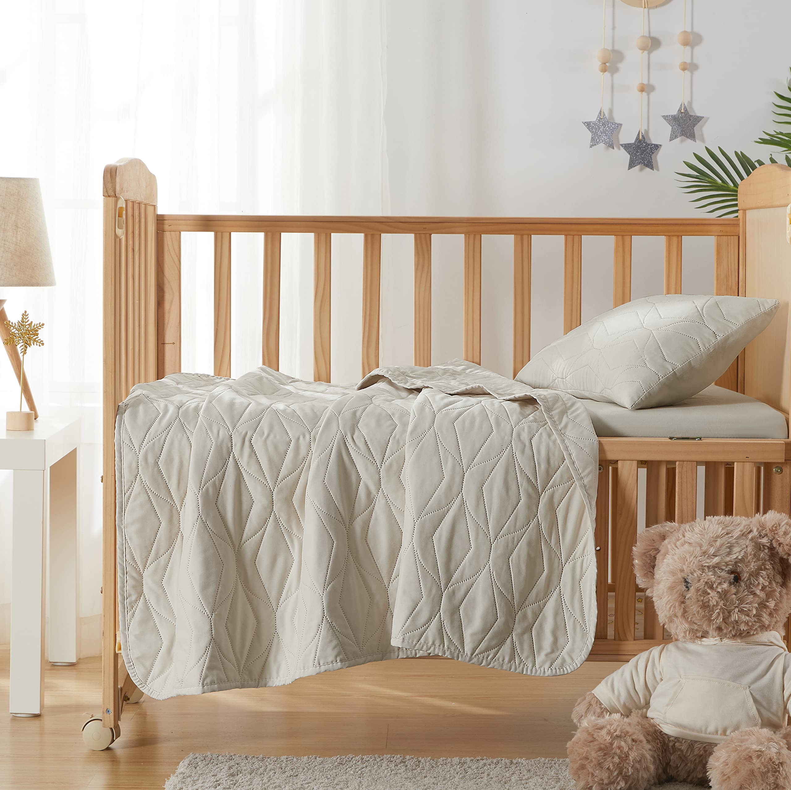 Hearth & Harbor 3-Piece Toddler Bedding Set – Soft, Breathable All-Season Quilt and Coverlet for Kids – Lightweight and Cozy Bedspread - Ellipse Weave - Off White