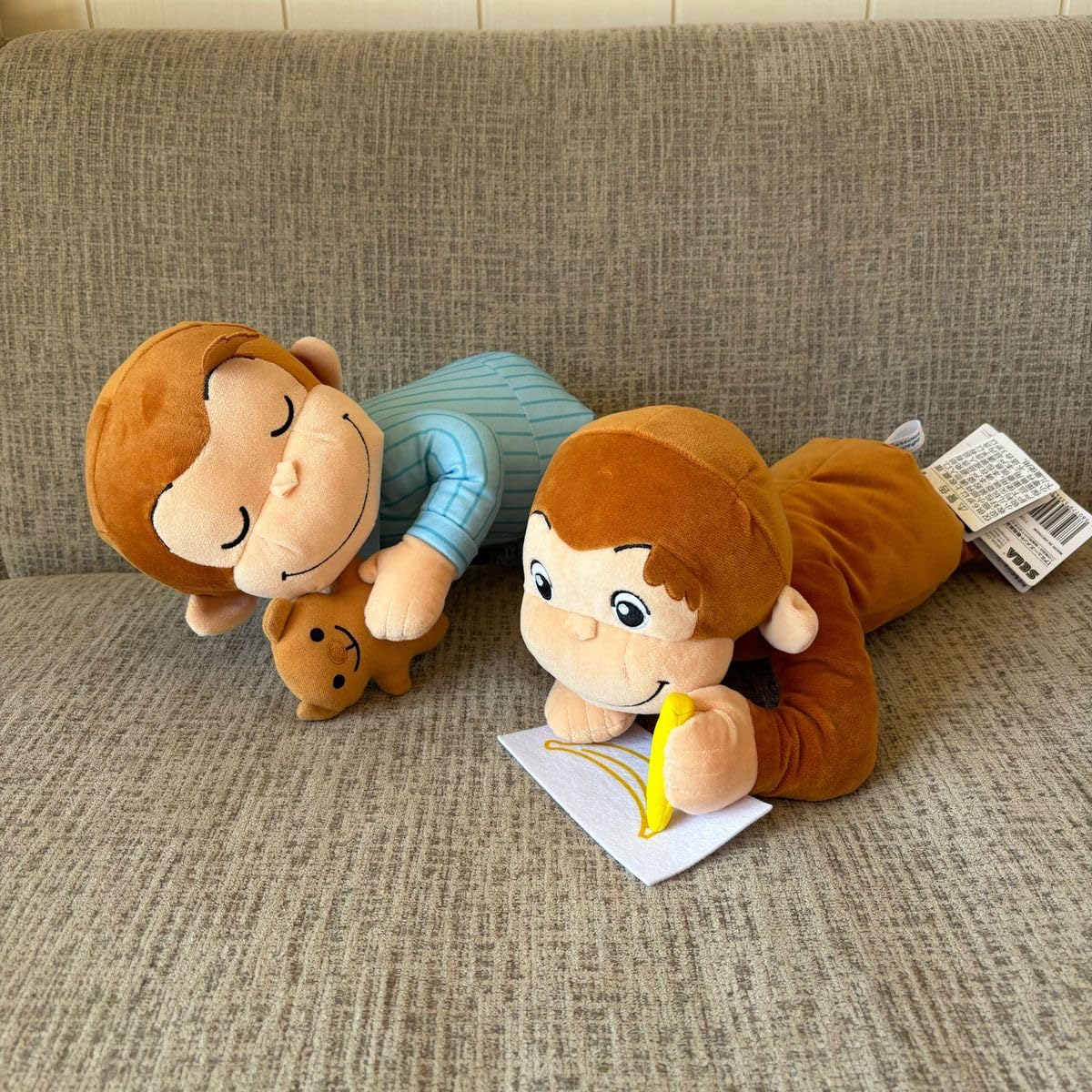 Amazon.co.jp: おさるのジョージ Lぬいぐるみ にっこりねんねおさるの