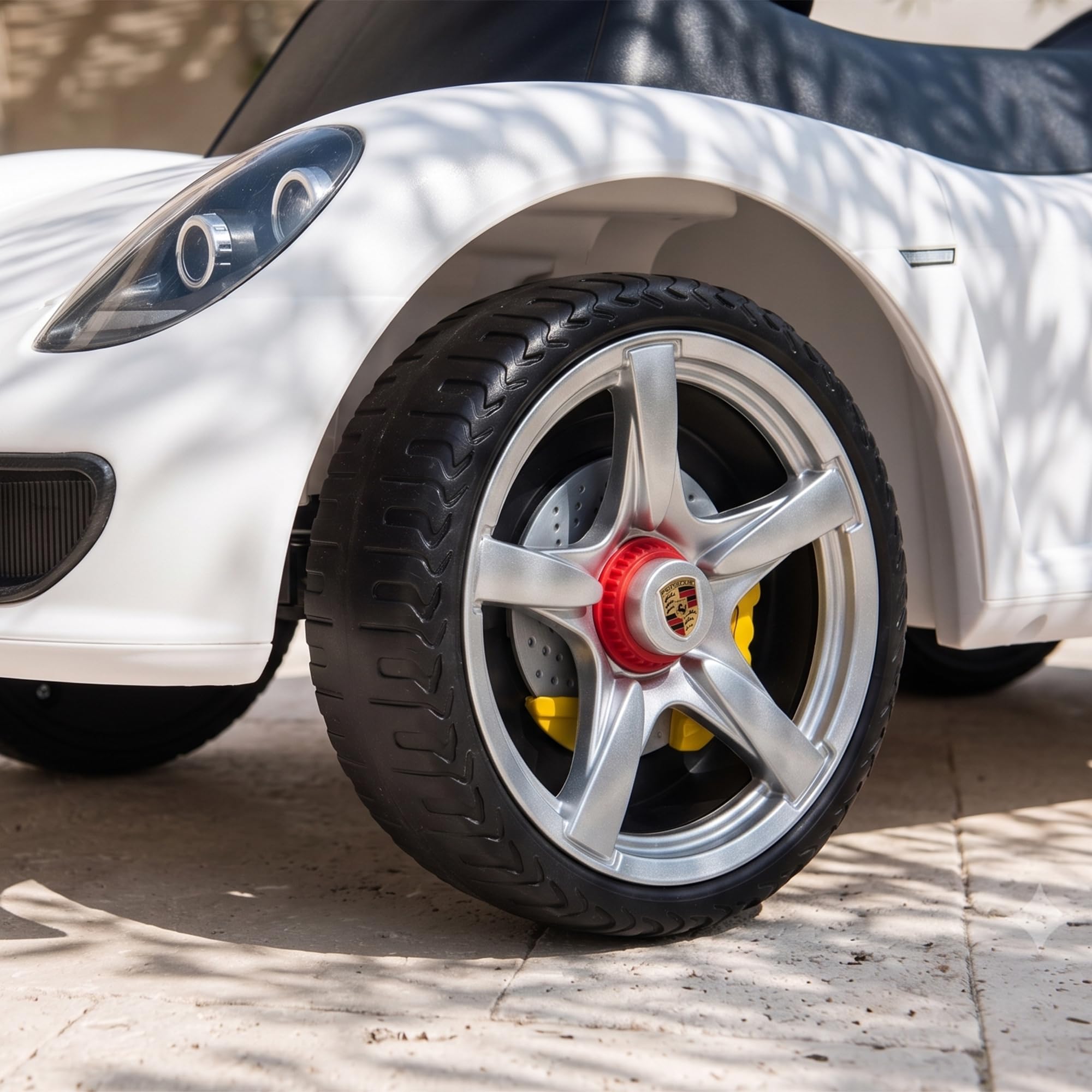 AIYAPLAY jeździk Porsche dla dzieci z klaksonem, światłami i dźwiękiem rozruchu, 18–36 miesięcy, biały