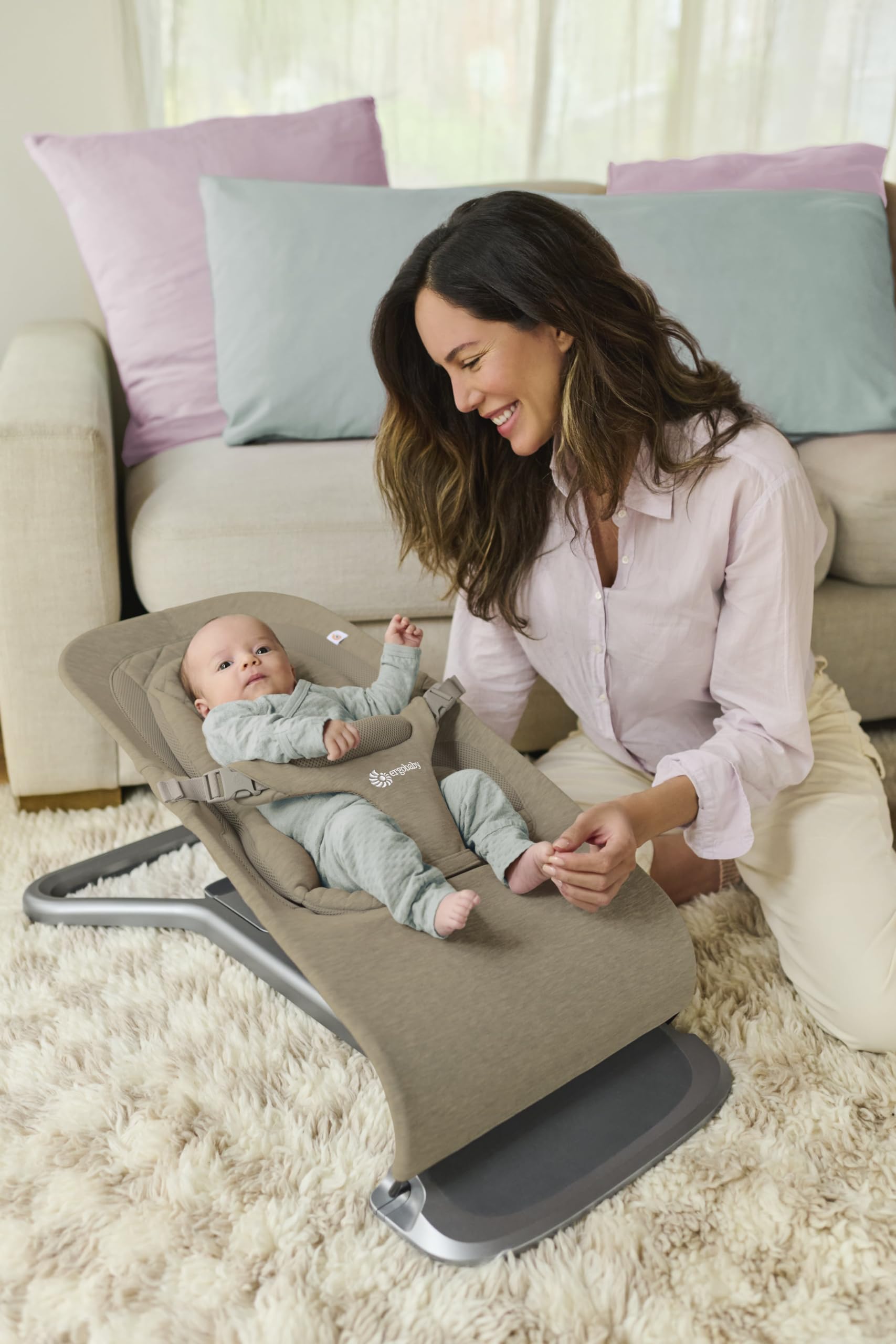 Bouncer Evolve 3-en-1 d'Ergobaby, Transat ergonomique pour nouveau-nés de la naissance à la petite enfance, balancelle avec insert pour nouveau-né (2,5 kg - 13,2 kg) (Soft Olive) | Transat Bébé Multi-Positions avec Hauteurs Réglables, Harnais Sécurisé et