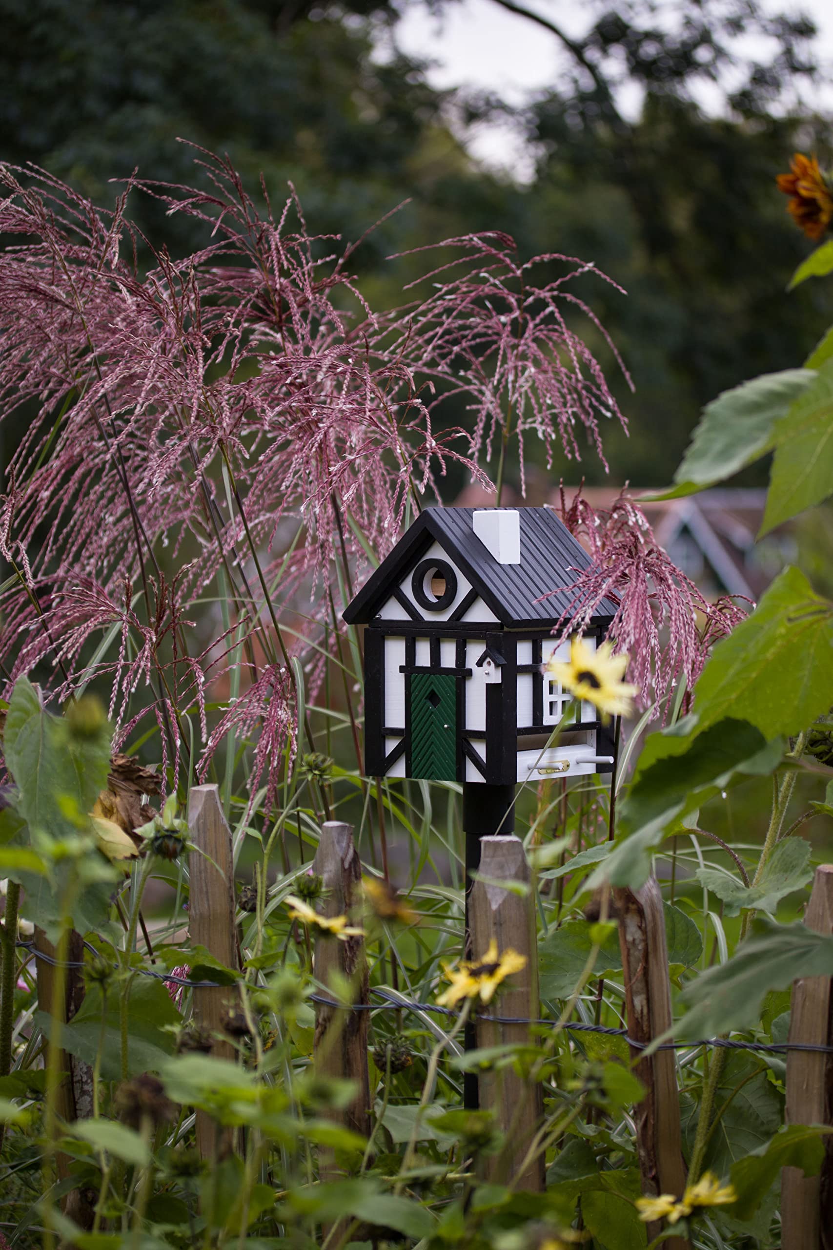 Wildlife Garden WG109 Multiholk Fachwerkhaus - Der Kombinierte Vogelfutterhaus und Nistkasten/Vogelhaus aus Holz