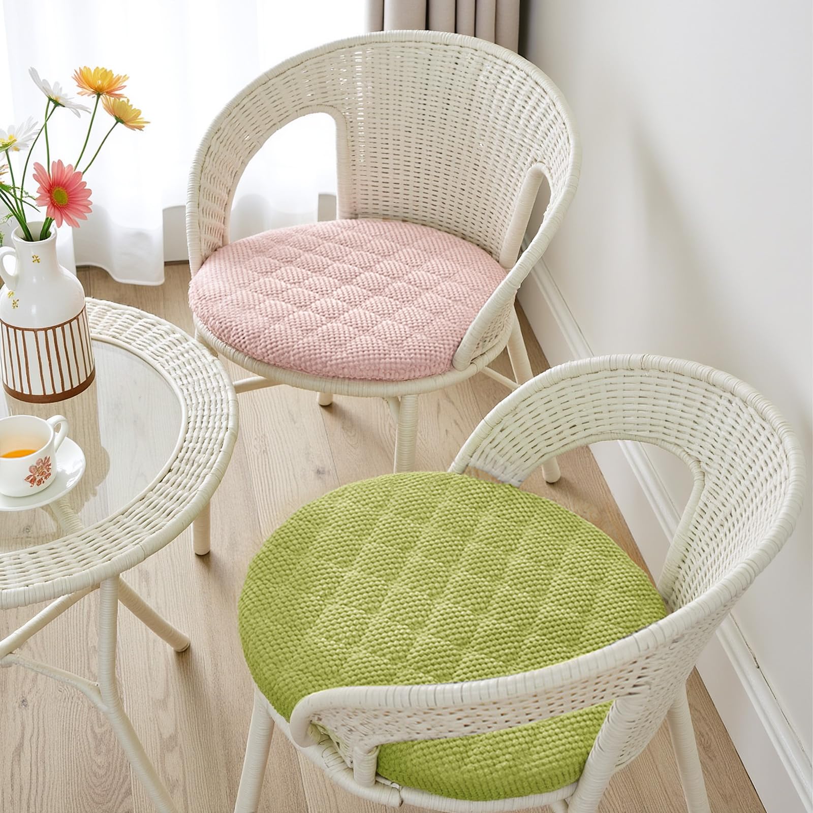 Coussin de chaise rond pour cuisine et jardin, l'élégance du vert foncé pour vos repas.