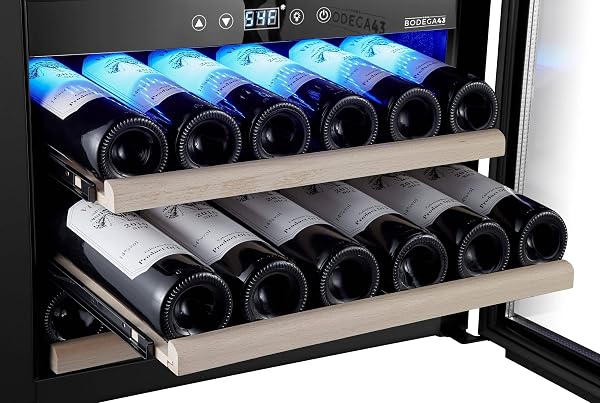 BODEGA43-18C kleiner Einbau-Weinkühlschrank - Weinklimaschrank für 18 Flaschen, Braun getönte Dreifachverglasung, 5-20 ºC, 60 Liter, 3 Schubladen aus Buchenholz, wovon 2 ausziehbar, 38 dB sehr leise - 4