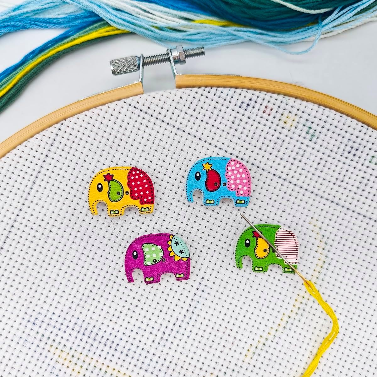 4 Pieces Painted Elephant Needle Minder，Magnetic Pin Holder for Cross Stitch, Needlework and Embroidery Accessories，Magnetic Needle Nanny