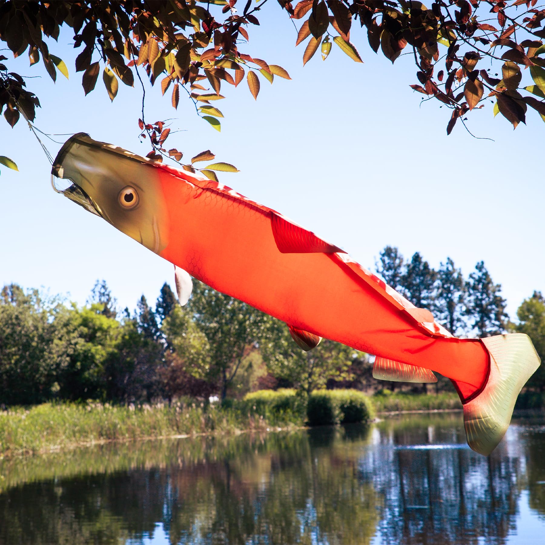 In the Breeze 5118 Sockeye Lachsfisch Windsack zum Aufhängen für den Außenbereich, 121 cm