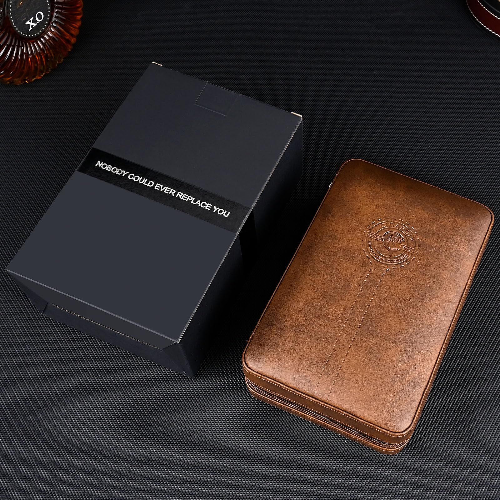 Leather Humidor Zigarren für 6 Zigarren mit elektronischem Hygrometer und Befeuchter (Braun)