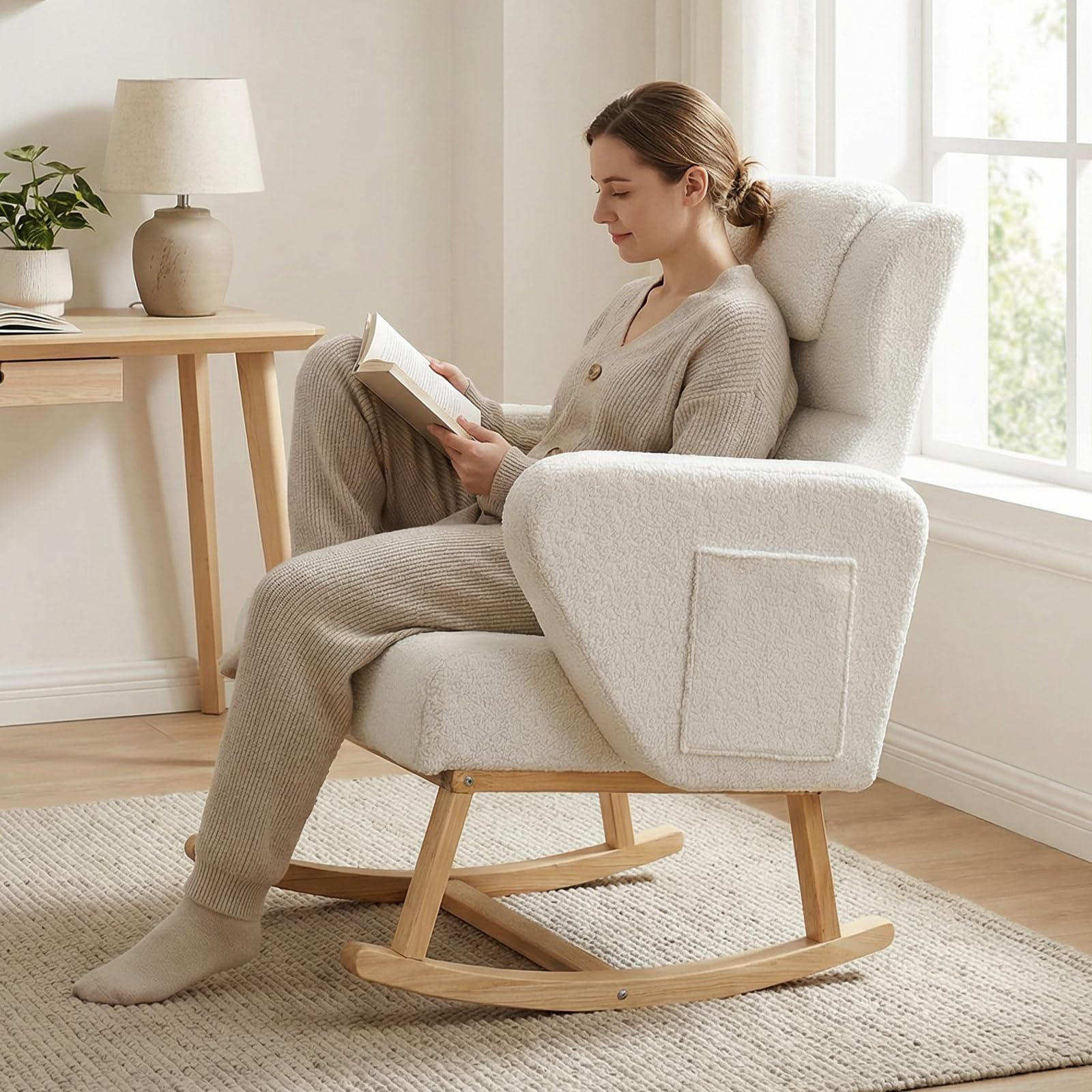 Fauteuil à Bascule avec Pieds en Bois Massif Rocking Chair avec Accoudoirs, Fauteuil Allaitement, Jusqu'à 136 kg, Fauteuil Relax de Lecture Confortable pour Salon Chambre à Coucher
