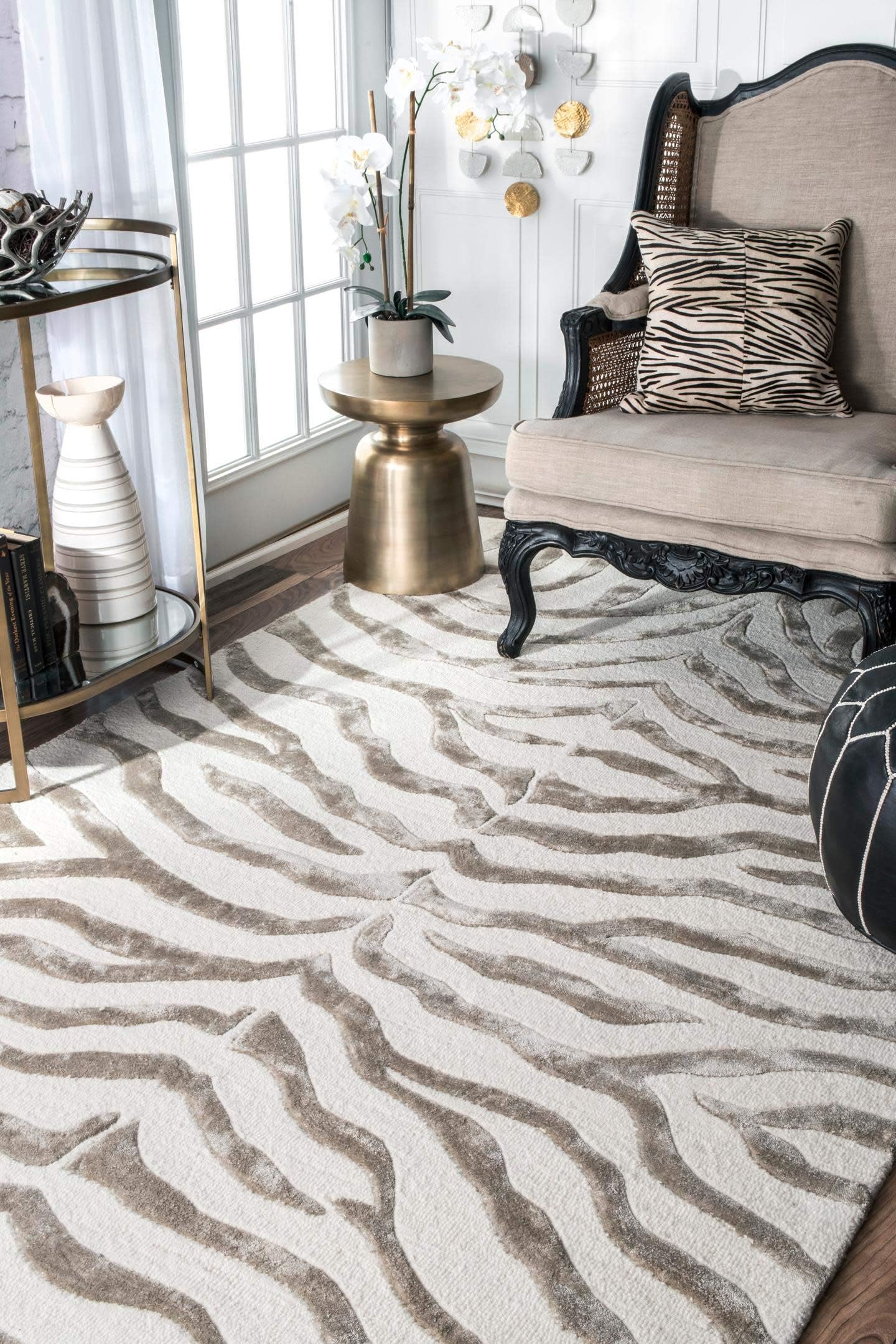 nuLOOMHand Tufted Plush Zebra Area Rug, 5' x 8', Grey
