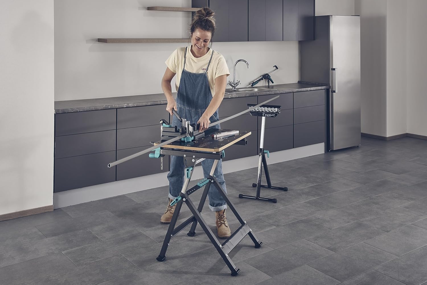 wolfcraft Multi-Function Support Stand and Roller Trestle I 6102300 I Multi-function work trestle for supporting and rolling off workpieces