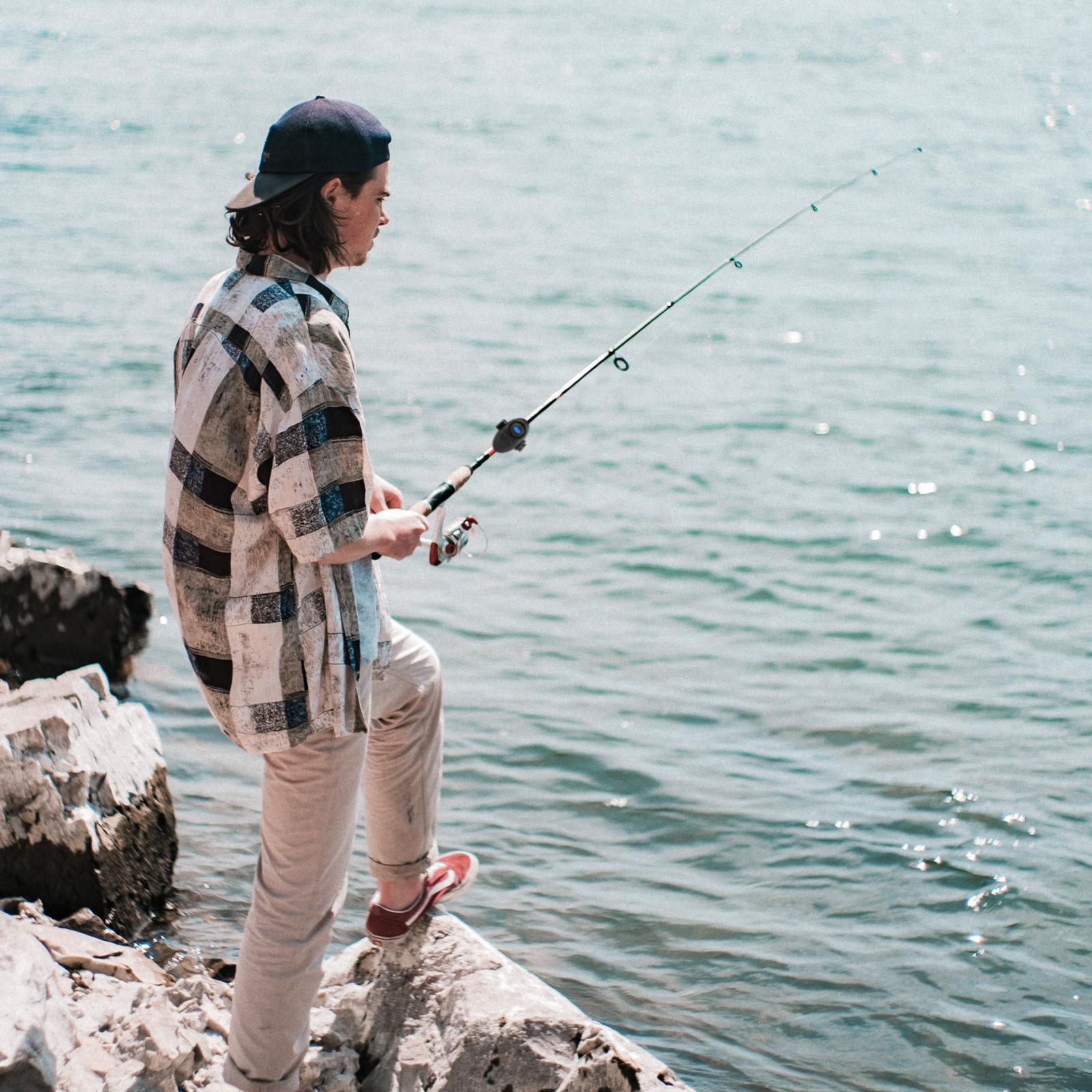 Alarme de Touche de la Canne à Pêche Détecteur Electronique Sensible Sondeur Son d'Alarme Réglable avec Indicateur LED pour Pêche Nuit Maritime Nocturne Pêcheur Amateurs Débutants