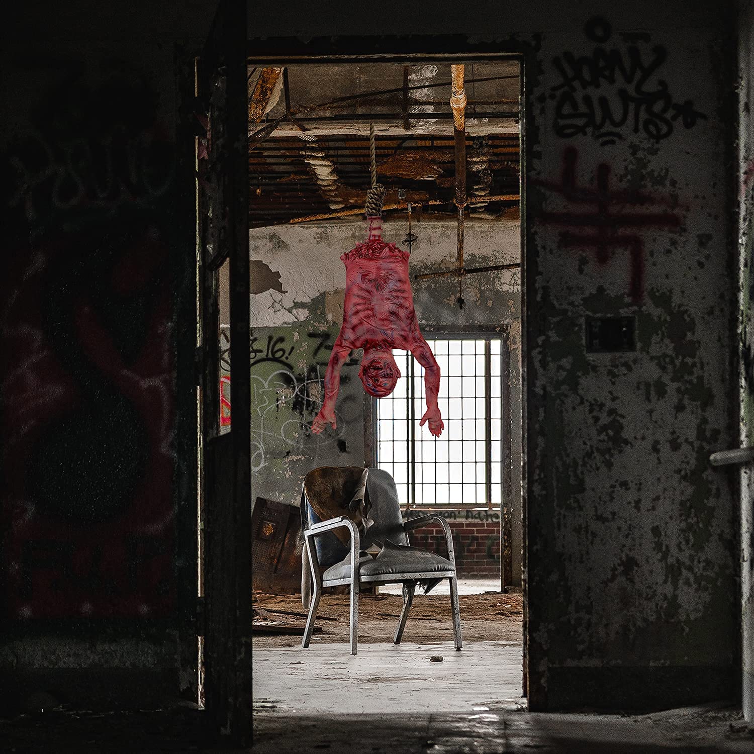 Mezzo Corpo sanguinante di Halloween, Busto di cadavere Appeso a metà Corpo in Pelle di Lattice da 94 cm in Una Borsa per la casa stregata Festa di Halloween Decorazione Interna all'aperto
