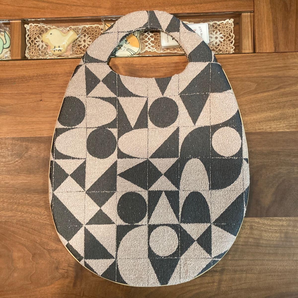 ミナペルホネンエッグバッグswing camellia