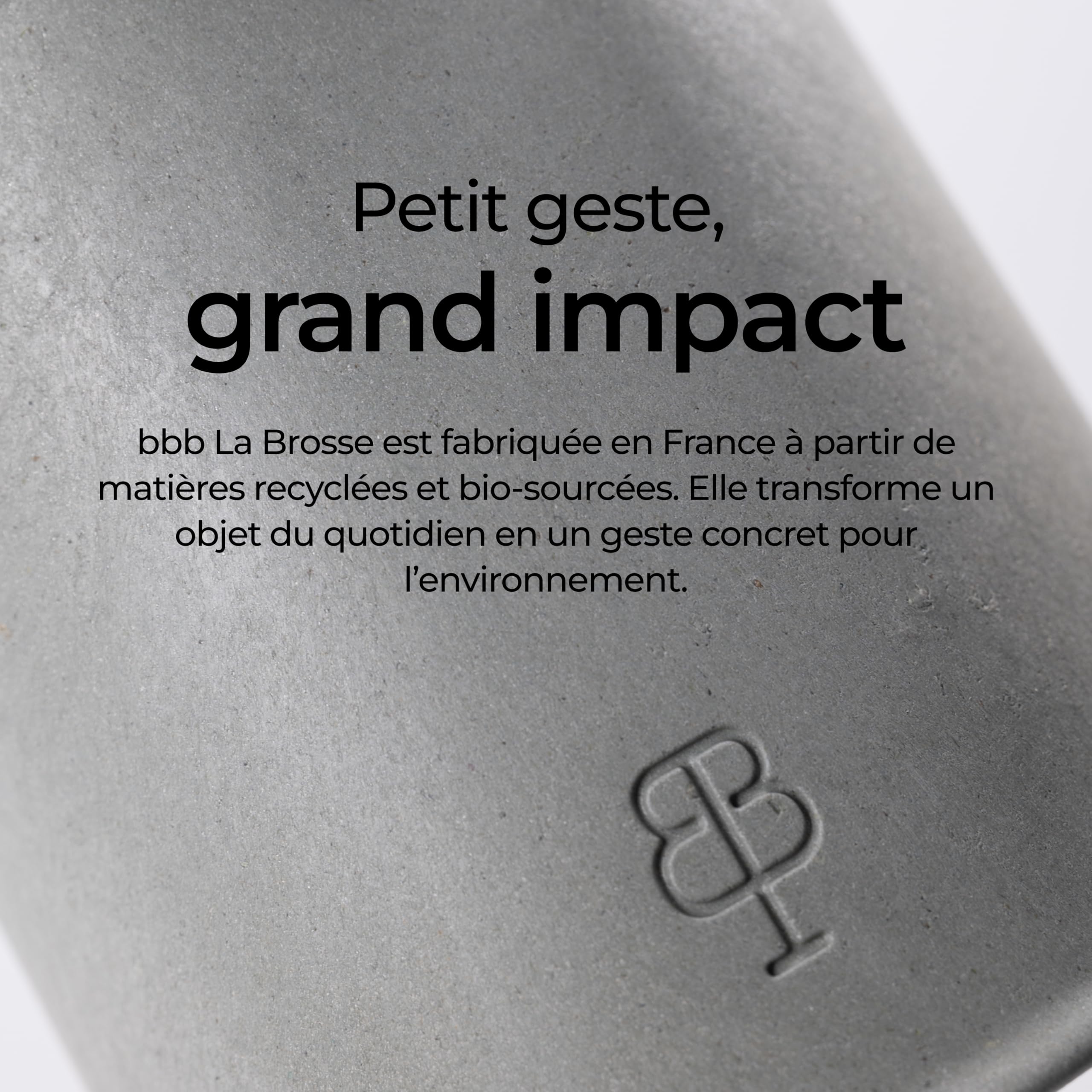 Biom Paris – Brosse WC Innovante Hygiénique sans Poils avec Support – Brosse Toilette Anti-Goutte, Antibactérienne - Balai WC Design, Reste Propre – 100% Fabriqué en France