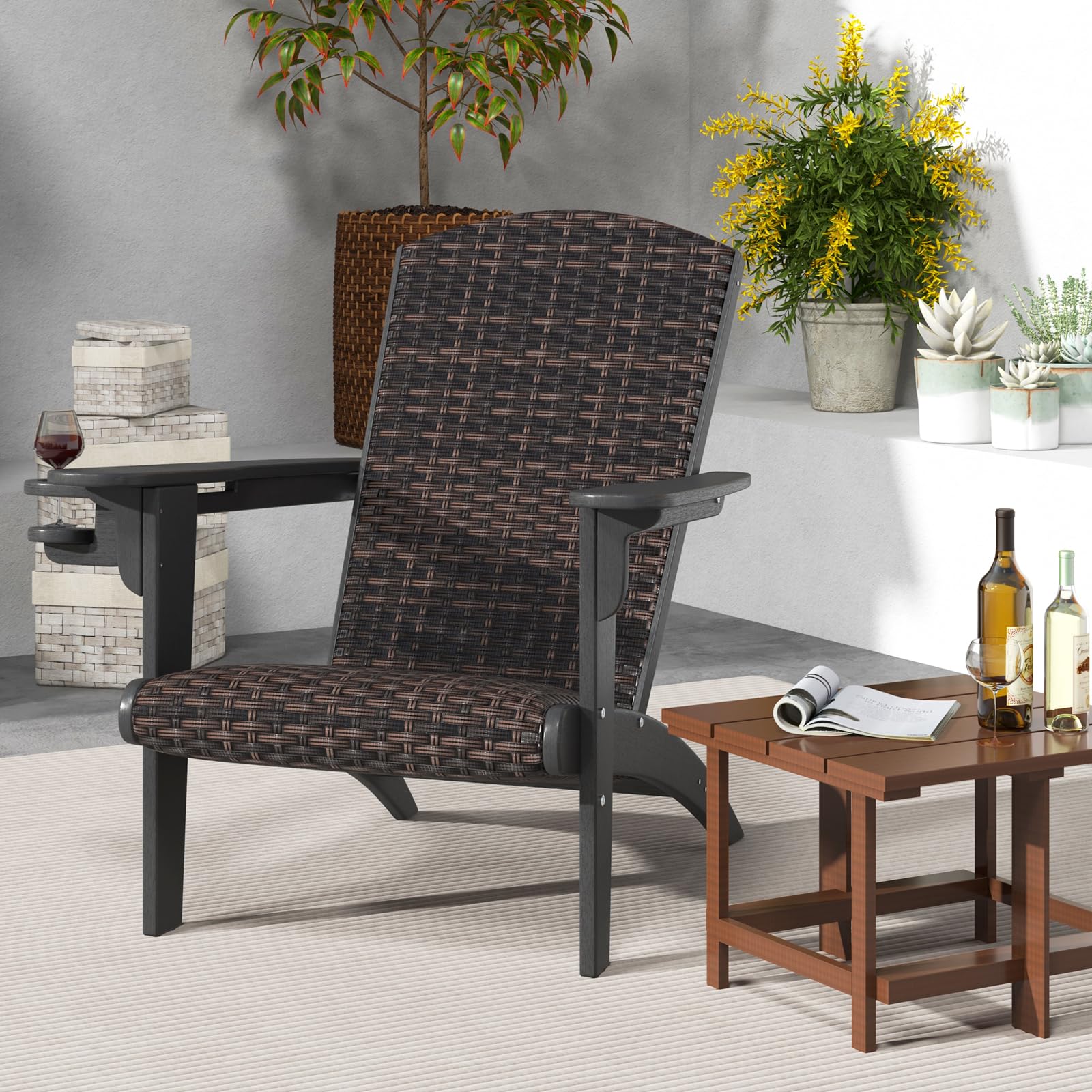 COSTWAY Adirondack Stuhl mit Getränkehalter, Adirondack Chair aus HDPE und Rattan, Gartensessel mit gepolstertem Sitz und Rückenlehne, für Garten, Terrasse (Schwarz + Braun gemischt)
