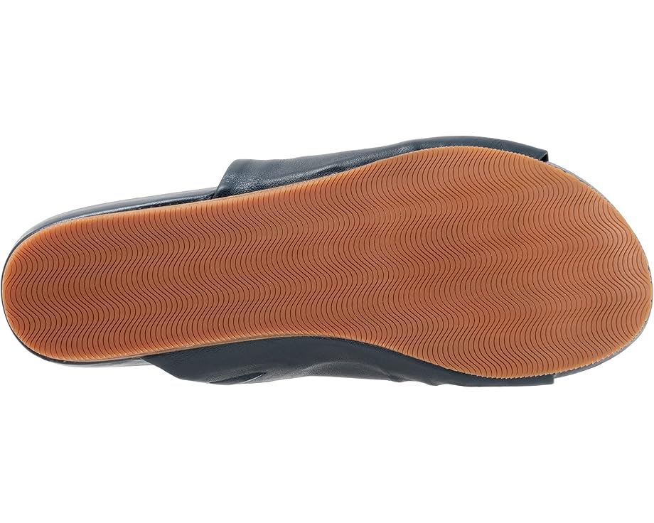 SoftWalk Camano - Bottom View