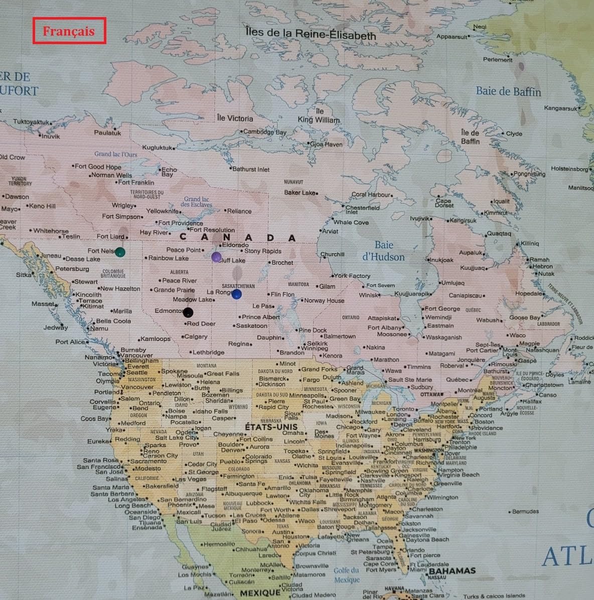 Klasyczna mapa świata z pinami, mapa świata w języku francuskim, spersonalizowana ramka na mapę podróży, szczegółowy plakat świata, prezent dla podróżnych
