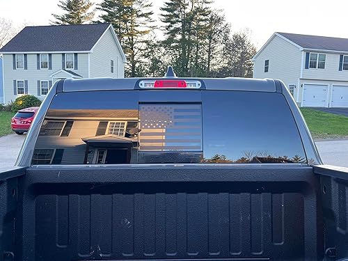 Miniatura 2 de Calcomanías para Dodge Ram 2009-2023 con la bandera estadounidense para ventana trasera central, color negro mate