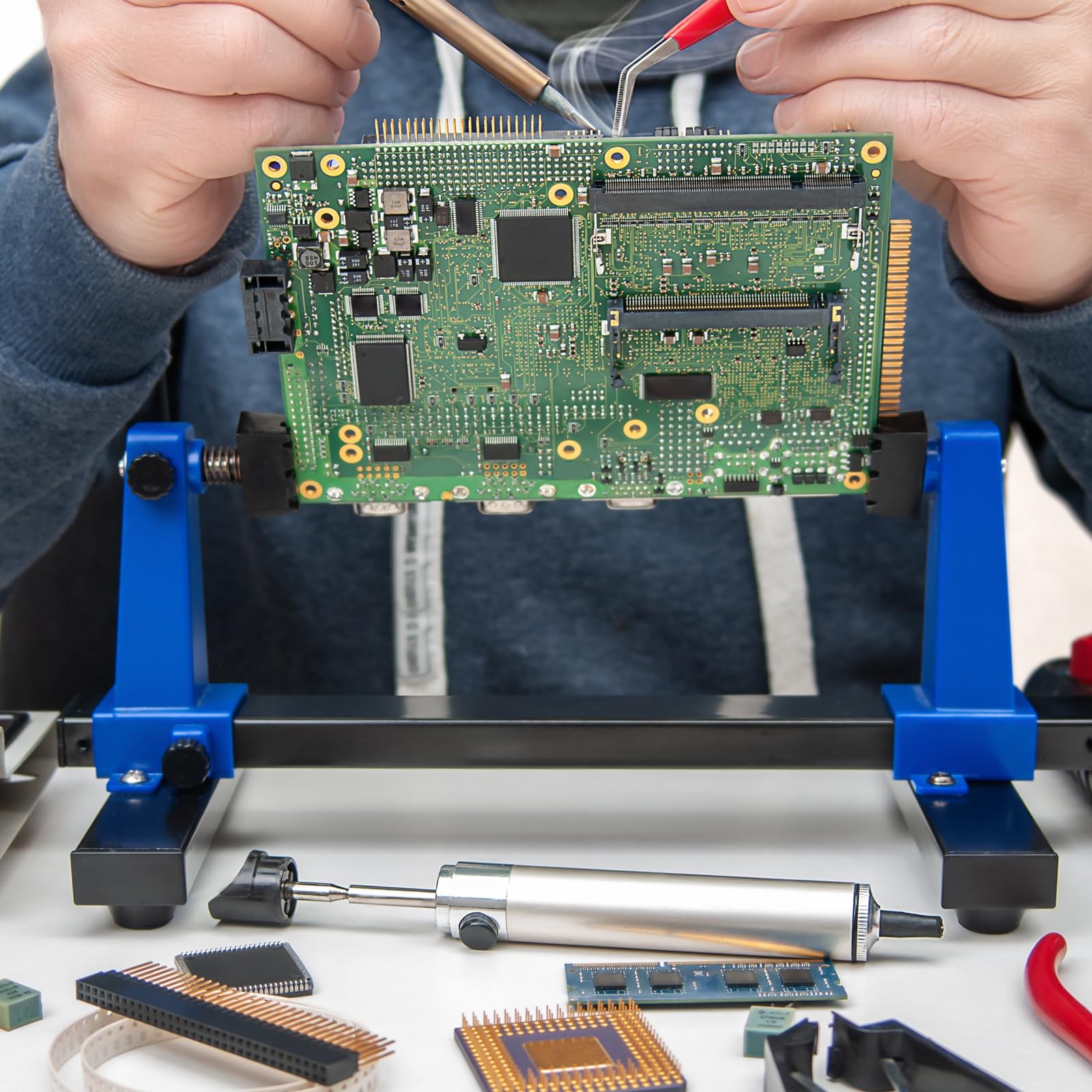 PATIKIL Soporte Ajustable Para Placa De Circuito Soporte Para PCB Herramienta De 360° De Rotación Para Soldadura Desoldadura Y Reparación De Placas De Circuito 6.7x16" Azul