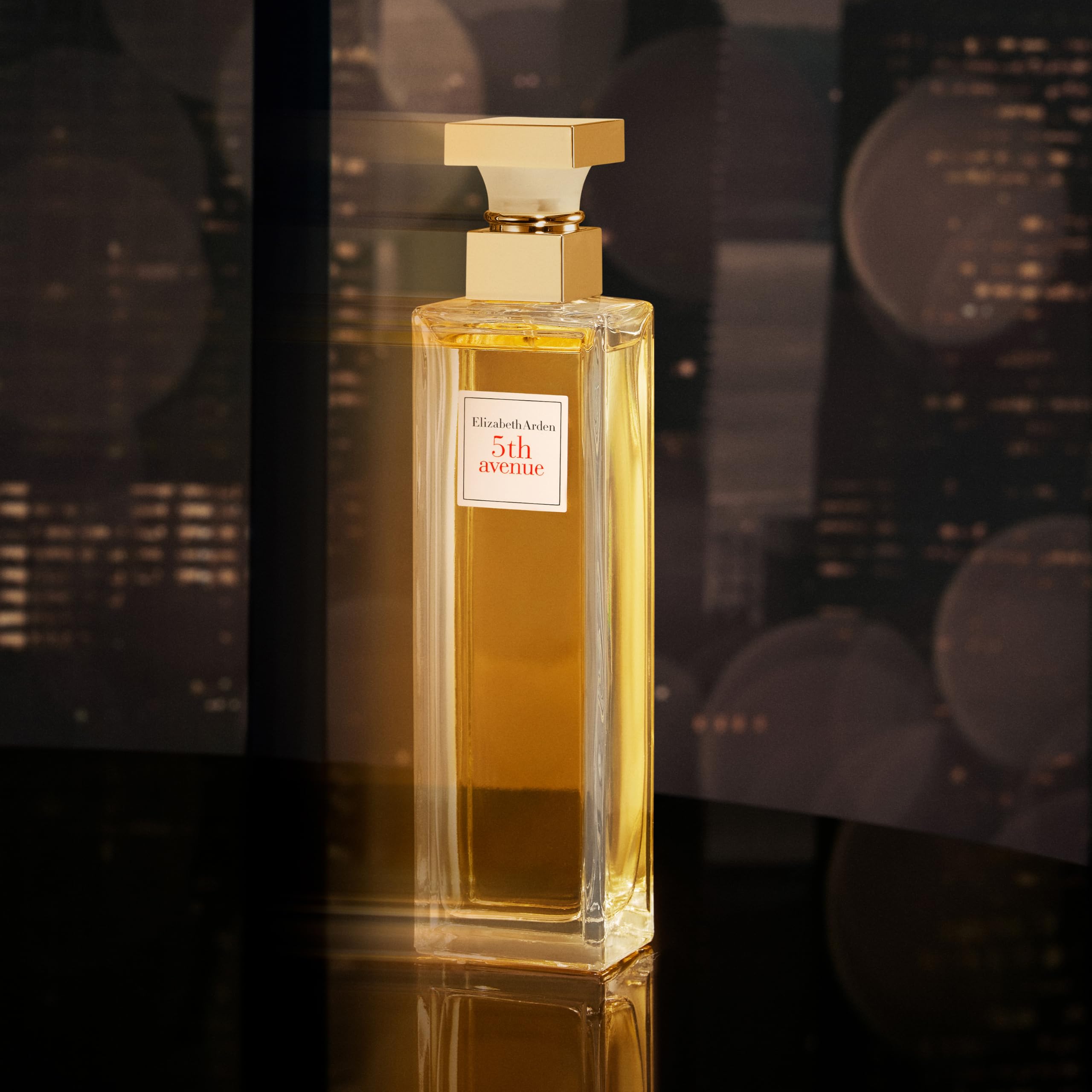 Elizabeth Arden - 5th Avenue, Eau de Parfum Spray, Profumo Femminile, Raffinato ed elegante, con Magnolia Rosa, Viola ed Ambra, Note Floreali, Profumo per Donna