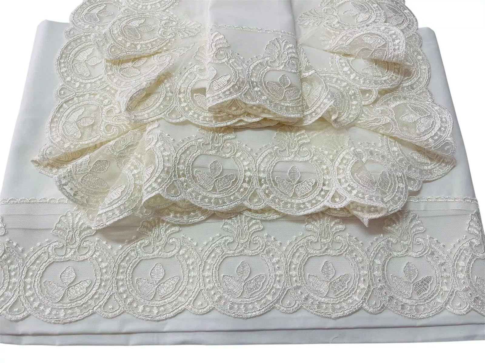 Corredocasa - Set 4 Pezzi Completo Lenzuola Matrimoniale in Puro Cotone Extra con Pizzo Rebrodé, Made in Italy – Lenzuolo sopra 260x300, Lenzuolo sotto con Angoli e 2 Federe a Tre Volani, col. Panna