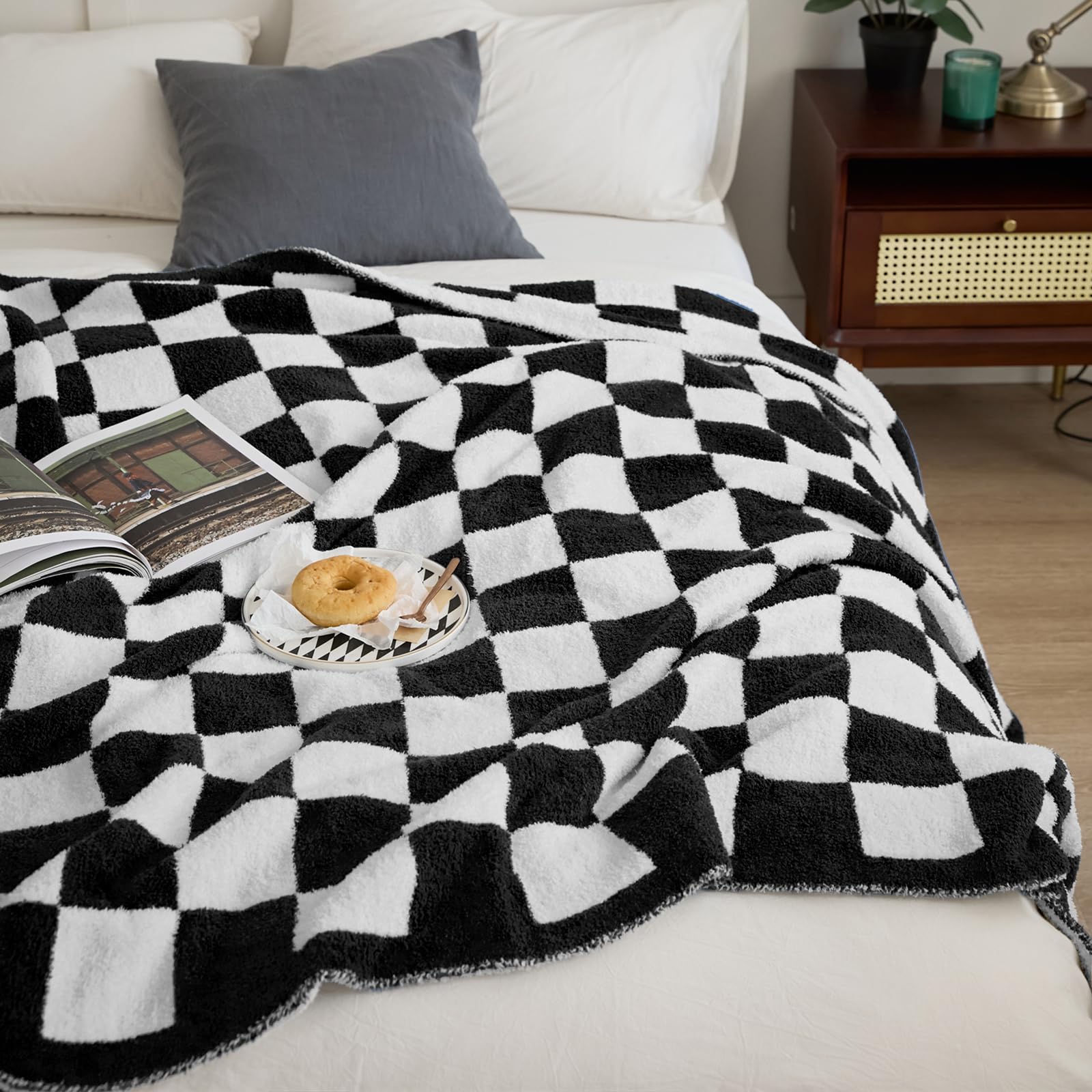 Amazon.com: YIRUIO Throw Blankets Checkered Grid Chessboard Gingham Warmer  Comfort Reversible Shaggy Cozy Decor for Home Bed Couch Couch (Black,  51''x63'') : Home u0026 Kitchen