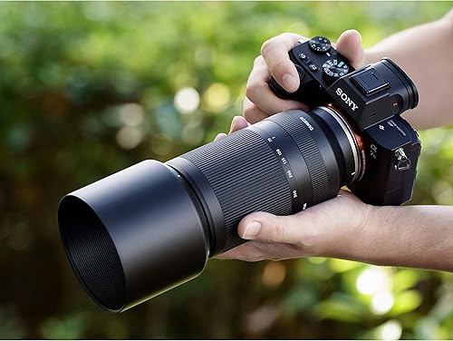Miniatura 7 de Tamron Lente RXD A047 Sony E-Mount Full Frame y APS-C sin espejo, paquete de zoom con mochila de fotografía Deco Gear + kit de software + filtro +