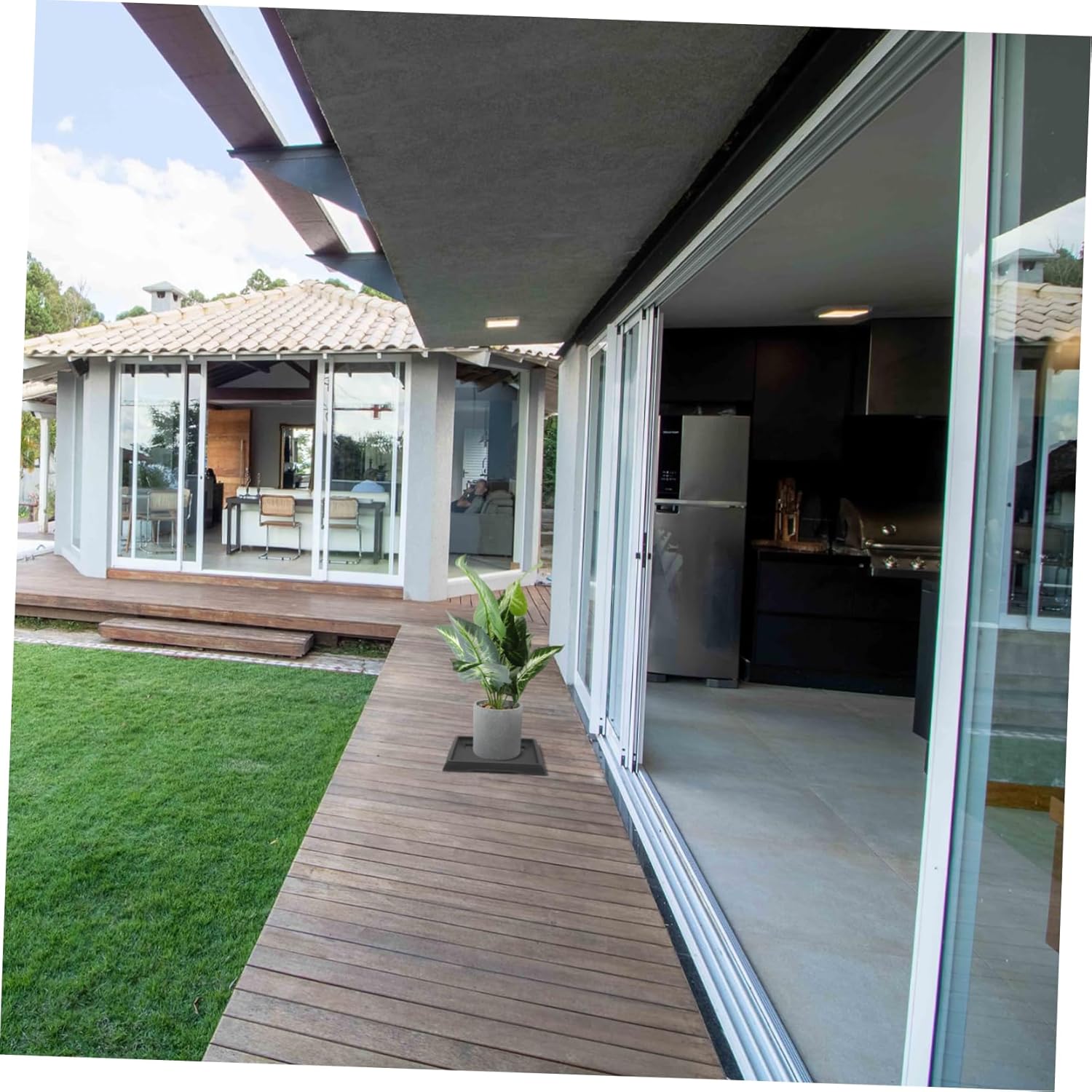 BESPORTBLE 20pcs Plant Saucer Tray Heavy Duty Plastic Drip Trays for Flower Pots Water Catcher for Indoor and Outdoor Use Prevents Water Damage and Stains