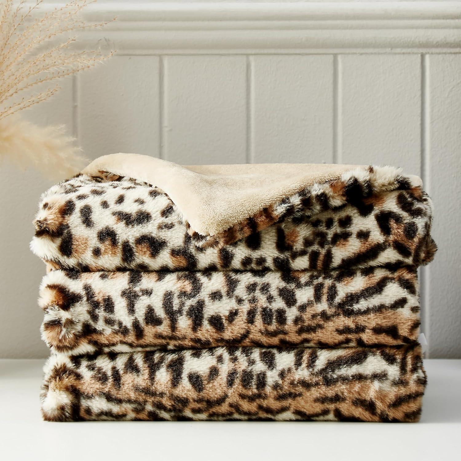 DREAMNINE Luxury Brown Leopard Print Faux Rabbit Fur Blanket 50" x 60",Decorative Soft Thick Fluffy Cheetah Furry Blankets,Warm Blanket for Winter,Animal Printed Cozy Accent Fuzzy Lap Blankets, Cream