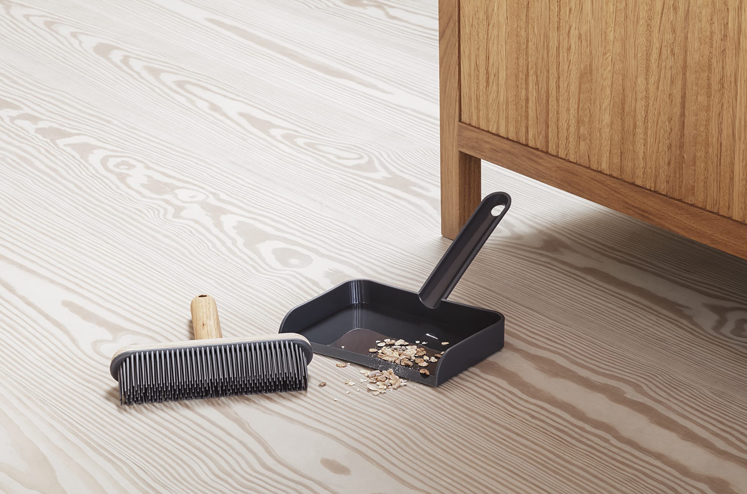 EVA Solo - Broom & Tray Set (530671)
