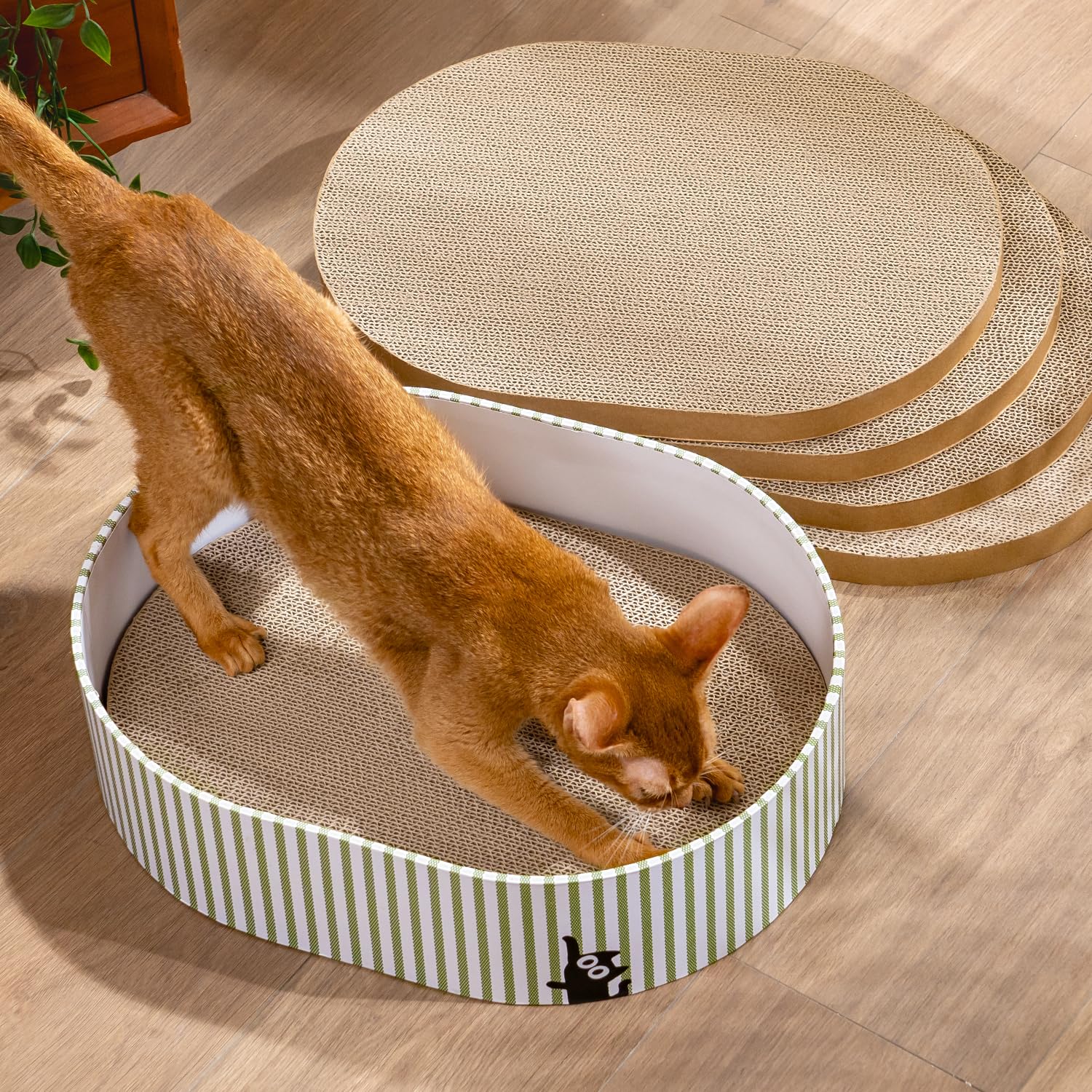 Conlun Griffoir pour Chat avec 4 Planches Grattage, Boîte Grattoir Chat Carton Ondulé Réversible Résistant pour Chats d'Intérieur, Couchage et Mobilier pour Chats, Cadeau pour Chatons, Grand Modèle