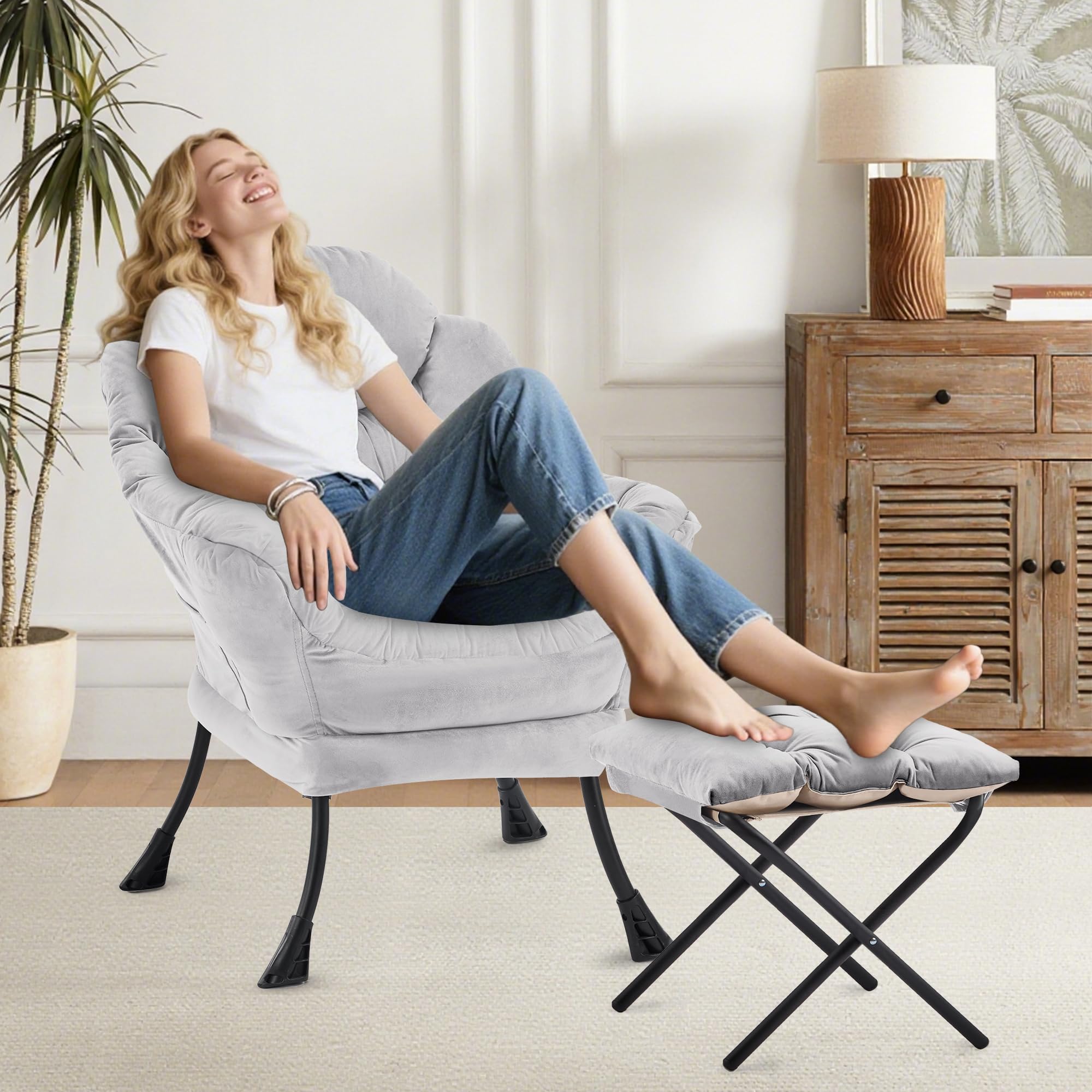 Sillón para Salón con Reposapiés, Sillón de Lectura de Relax, Ocio Cómodo para Sala y Dormitorio con Reposapiés y Bolsillo Latera(Gris Claro)