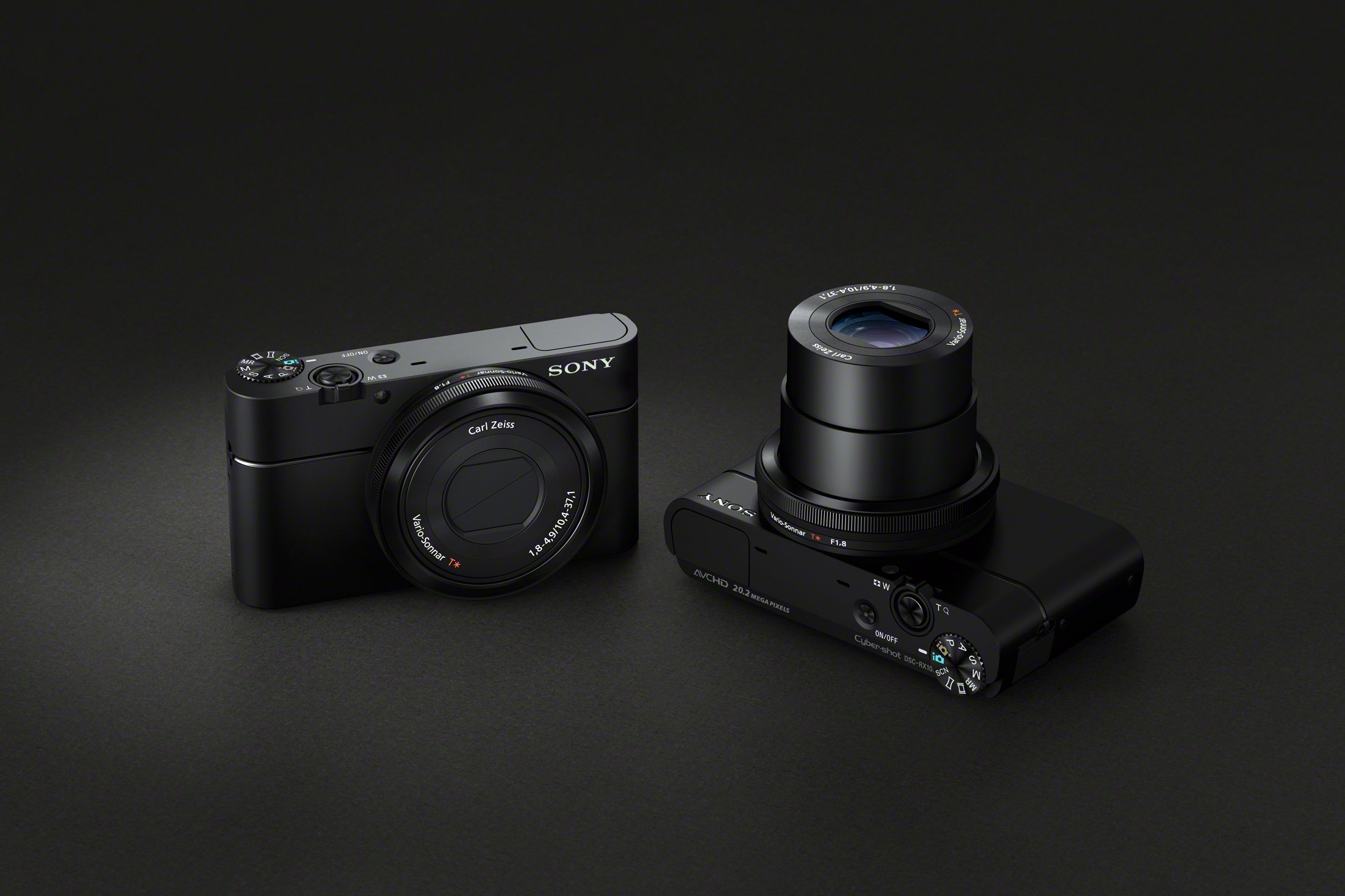 Sony RX100 Premium Kompakt Digitalkamera (20 MP, 7,6 cm (3 Zoll) Display, 1 Zoll Sensor, 28-100 mm F1.8-4.9 Zeiss Objektiv, 3,6x opt. Zoom) (DSC-RX100) schwarz