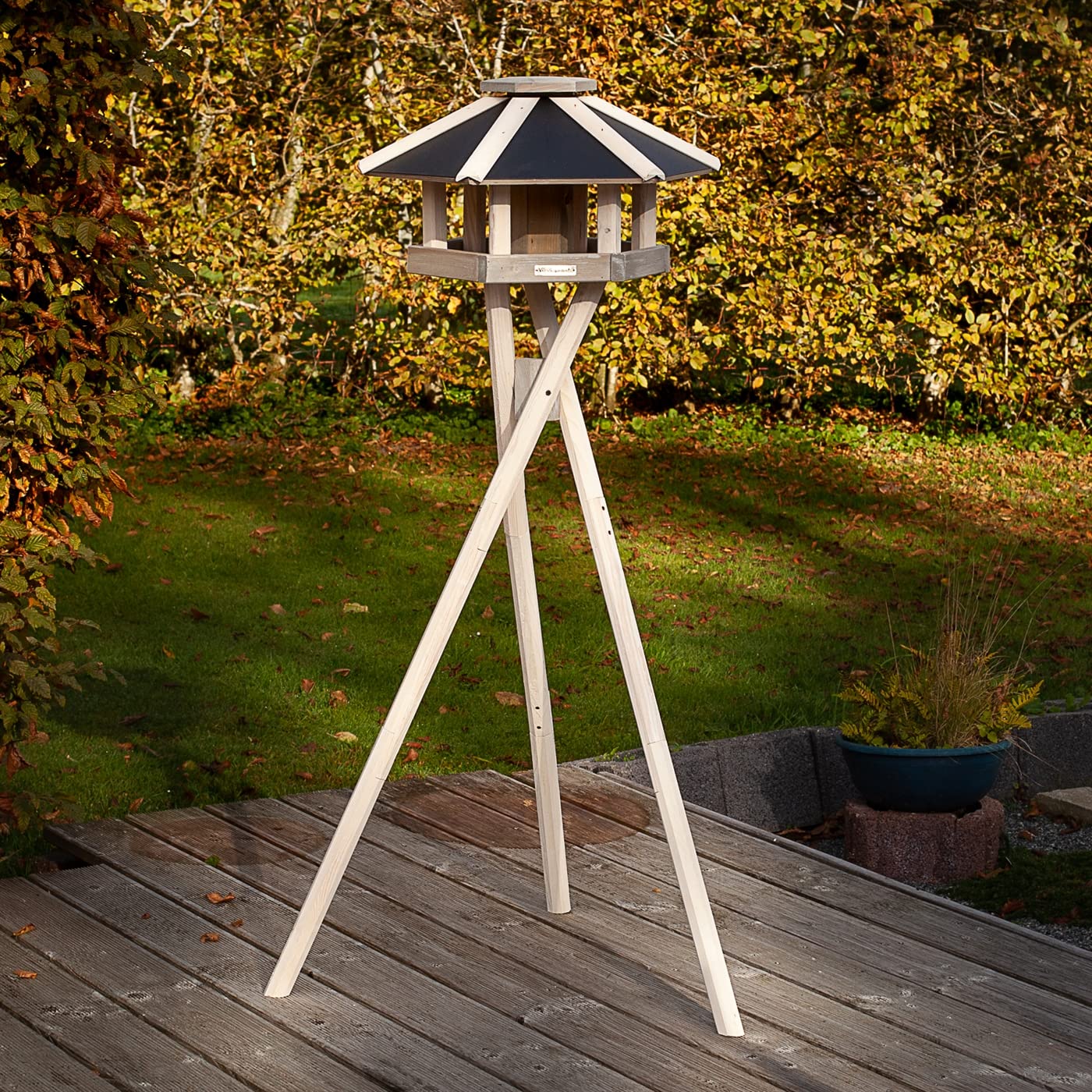 VOSS.garden "Norje hochwertiges Vogelhaus weiß, mit Kreuzstandfuß, Futtervogelhaus Vogelhäuschen Vogelfutterstation Vogelvilla