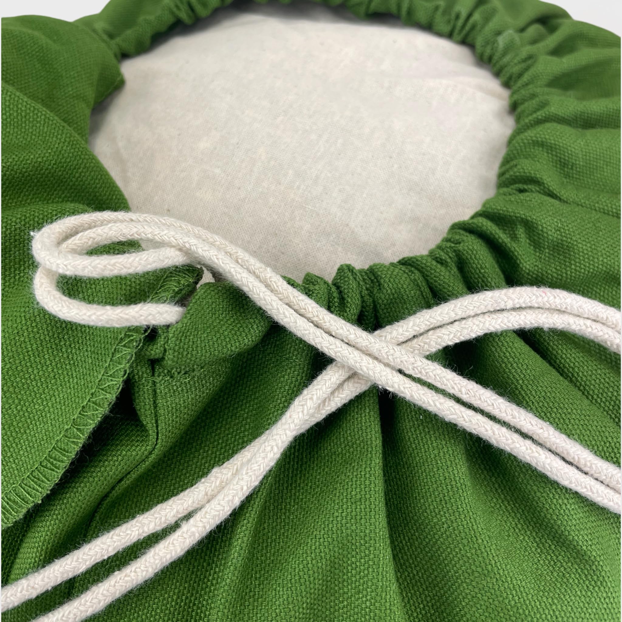Maylow – Yoga mit Herz medytacja, mata do jogi z haftem, 33 x 15 cm wypełniona łuskami orkiszu, przykryciem i tykaniem, 100% bawełny.