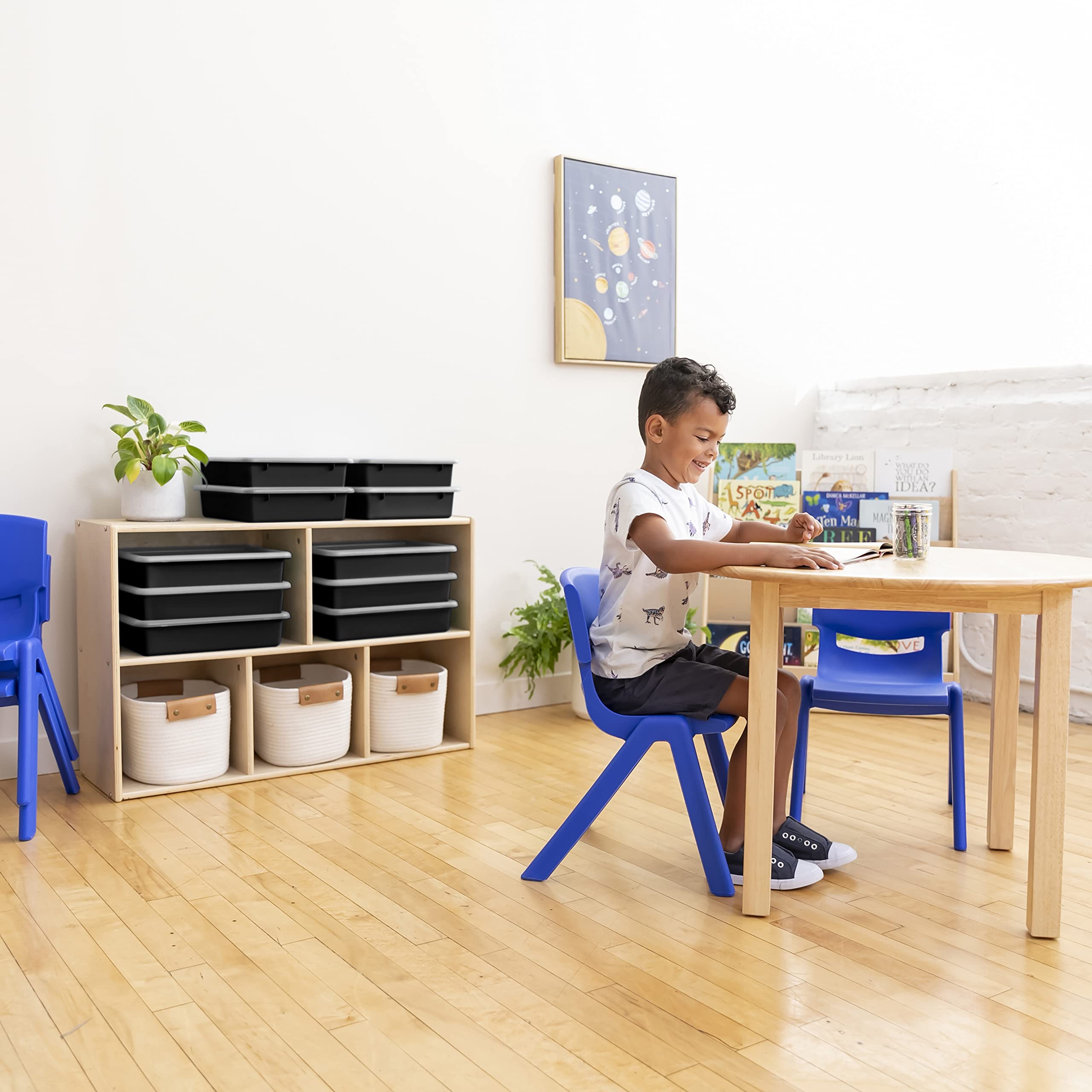 ECR4KIDS Flaches Aufbewahrungsfach mit Deckel, Kunststoff-Organizer-Mülleimer mit rutschfestem Deckel, stapelbare Aufbewahrungsbehälter für Klassenzimmer, Zuhause und Büro, 10 Stück – Schwarz
