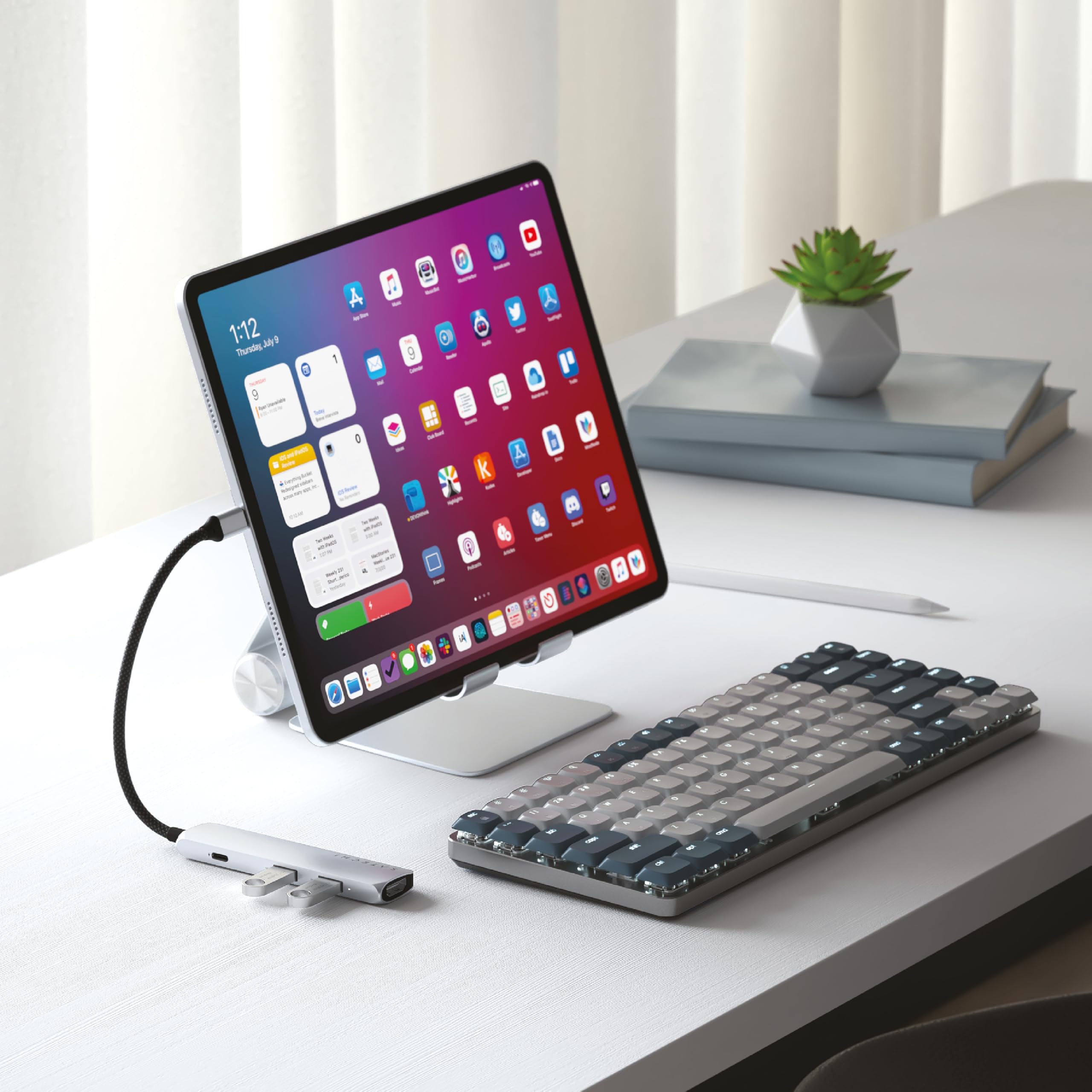 SATECHI Hub USB C 4 in 1 Slim Plus, PD 100W, HDMI 4K, Argento | 2x Porte USB-A 10Gbps, video 4K@60Hz, per MacBook Air/Pro/Neo, laptop Windows e altro