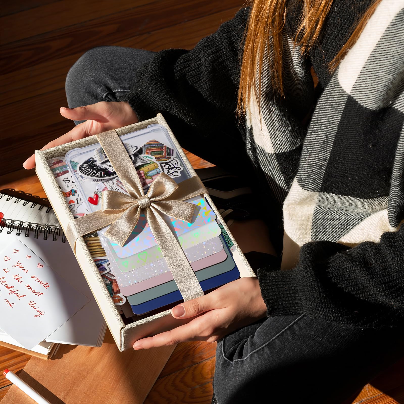 iDLEHANDS Transparente Schutzhülle für 17,8 cm E-Reader – mit 50 Stück Scrapbook-Aufklebern, 6 Einlagen aus Karton, 1 Charm, nicht kompatibel mit Kobo Clara
