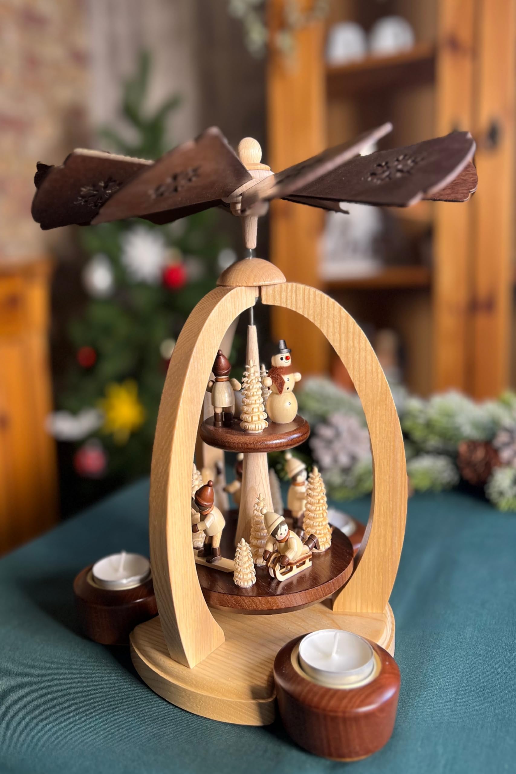2-stöckige Weihnachtspyramide WINTERKINDER - Exklusiv - 28 cm - 100% Erzgebirge Pyramide Braun