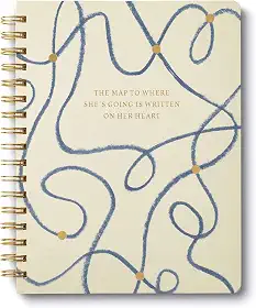 Compendium Caderno Espiral – O mapa para onde ela está indo está escrito em seu coração. — Um caderno espiral de designer com 192 páginas pautadas, pautado para faculdade, 19,5 L x 24 cm A