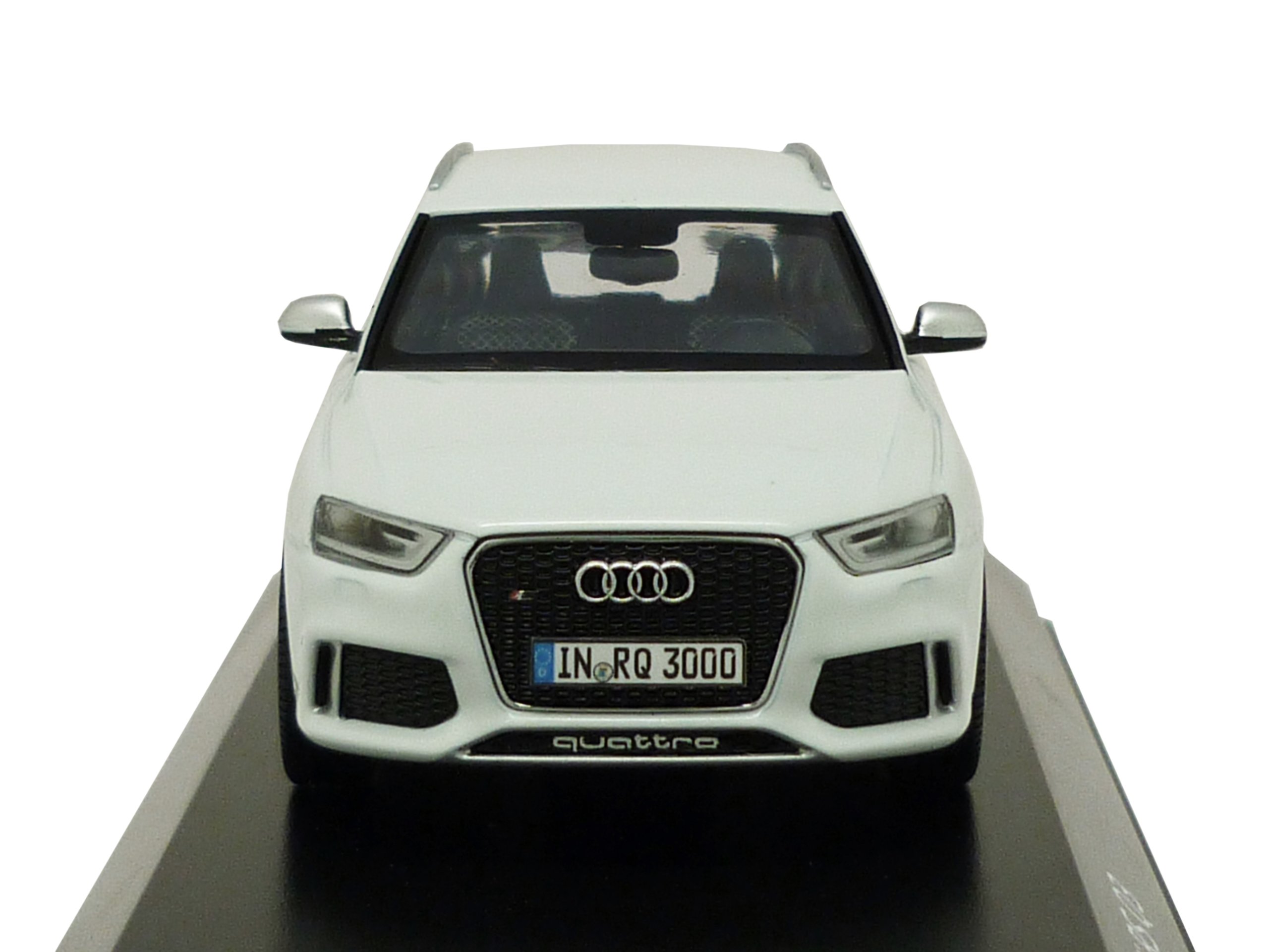 Schuco Audi RS Q3 1:43 Gletscherweiß: Amazon.de: Toys