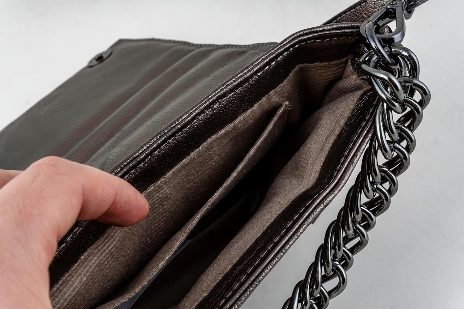 Bolsa Luna em Couro Legítimo de Pirarucu Sustentável, Alça Intercambiável, Tamanho Único – Marca Sool em promoção! Veja a oferta e mais achadinhos de Bolsas 8 Hoje é o melhor dia para comprar Bolsa Luna em Couro Legítimo de Pirarucu Sustentável, Alça Intercambiável, Tamanho Único – Marca Sool com aquele preço maroto! Promoção! Aproveite a oferta! 8