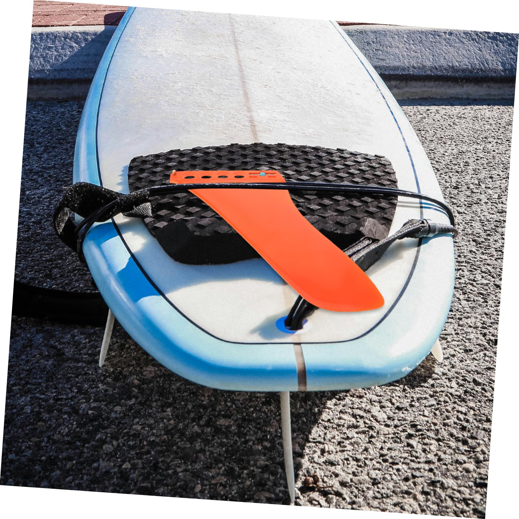 Aileron de Planche de Surf Orange Amovible, Stabilisateur d'eau pour Paddleboard, Diviseur d'eau Profilé en Matériau Robuste, Accessoire de Remplacement pour Planche à Pagaie,