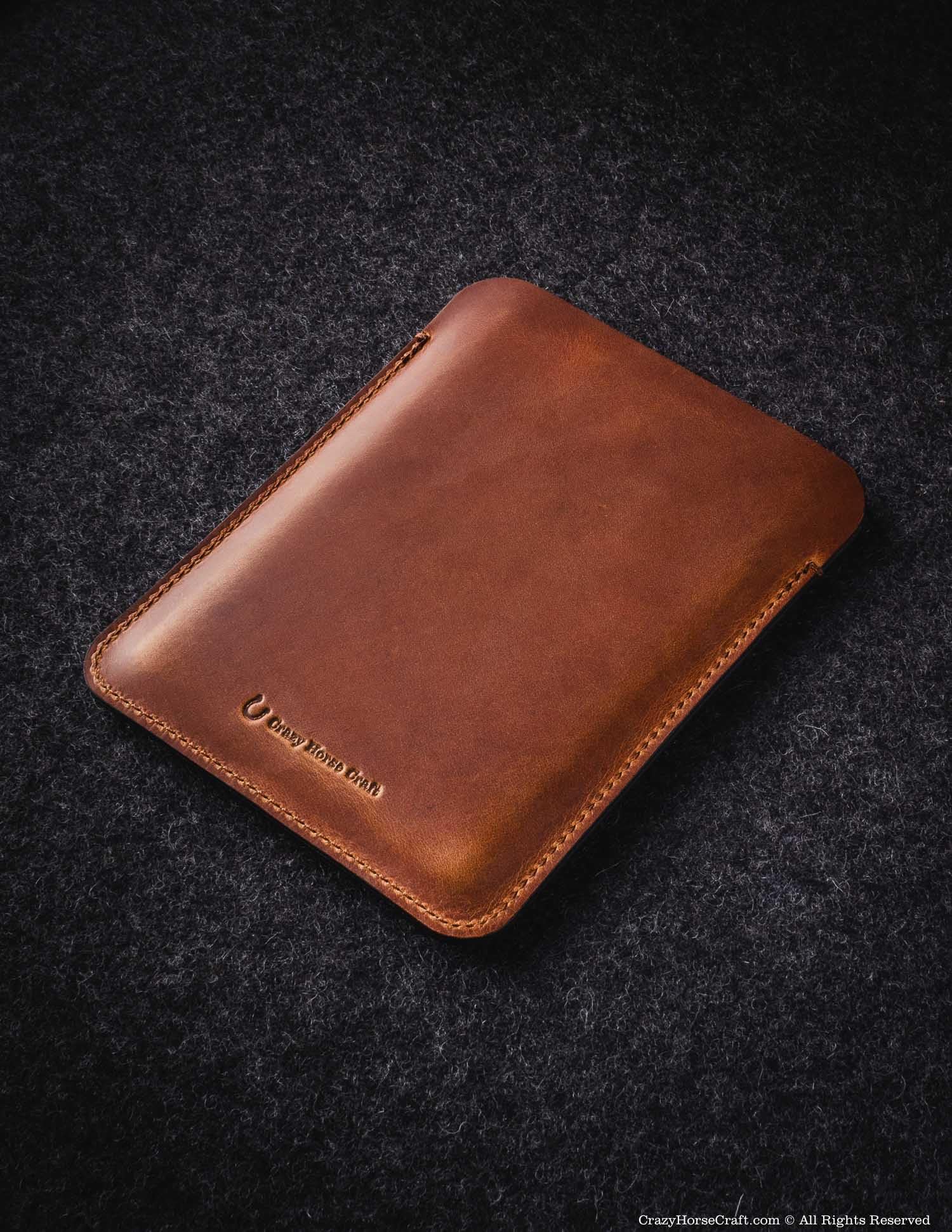 Crazy Horse Craft Custodia in Pelle per Amazon Kindle Colorsoft 7 Pollici | Cover artigianale in pelle italiana conciata al vegetale, protegge l'e-reader in viaggio, sviluppa una patina unica