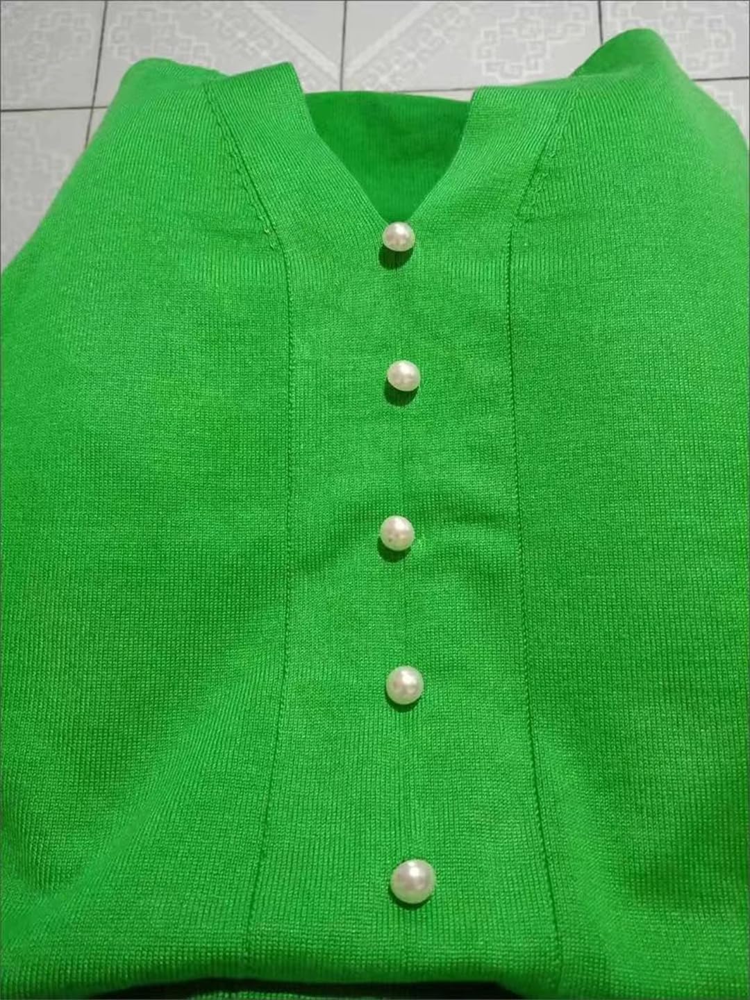 Hauts d'été en tricot à boutons perlés pour femme Col en V Slim Tricoté Décontracté