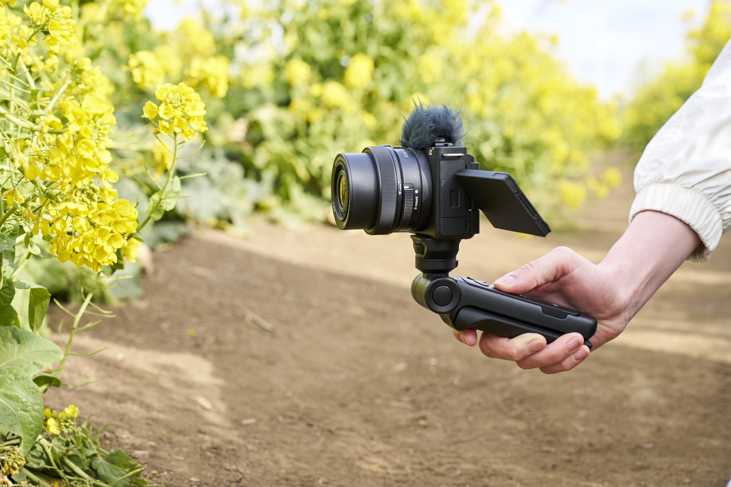 Sony ZV-E10K Systemkamera (APS-C) mit 16-50 mm f/3,5-5,6 II Power Zoom Kit-Objektiv – dreh- und schwenkbarer Bildschirm, Echtzeit-Augenautofokus, ideal für Vlogger & Einsteiger
