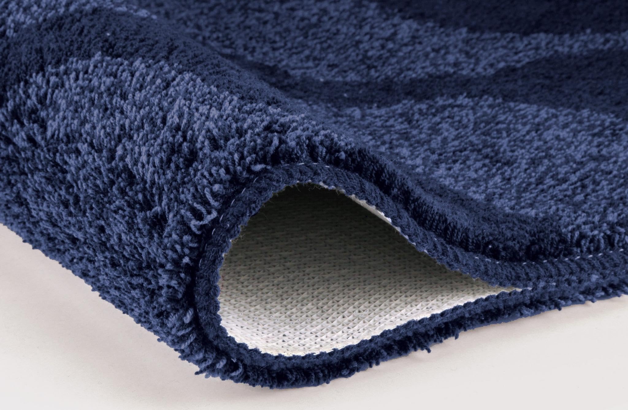 Kleine Wolke Badteppich ONDA Navy 60 x 90 cm | OEKO-TEX zertifiziert, rutschhemmende Unterseite, für Fußbodenheizung, maschinenwaschbar, 100% Polyacryl