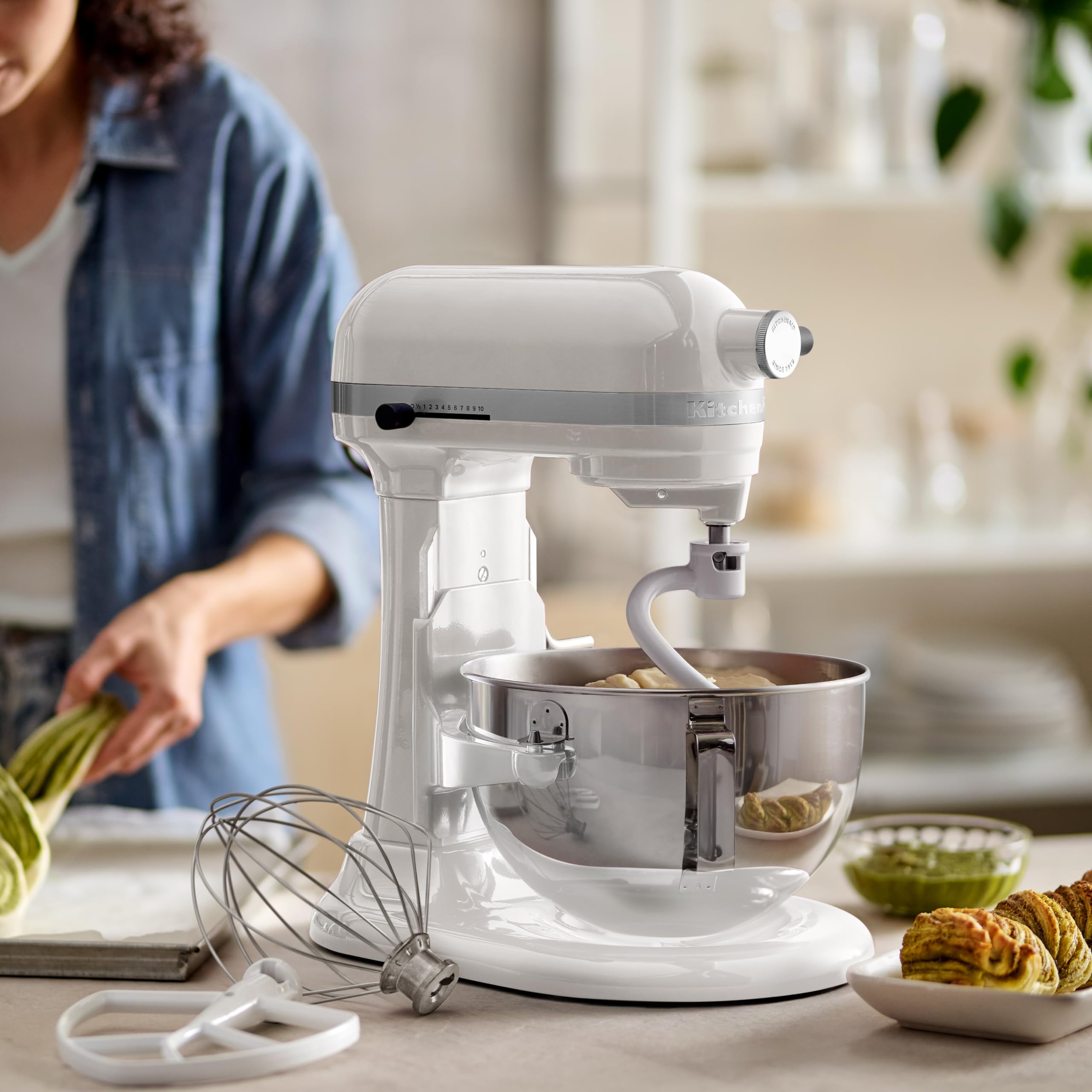 KitchenAid Planetaria Heavy Duty Bowl-Lift 5.2L, Corpo & Ingranaggi in Metallo, 11 Velocità con Avvio Morbido, Flex Edge Beater, 67 Punti Contatto, Bianco