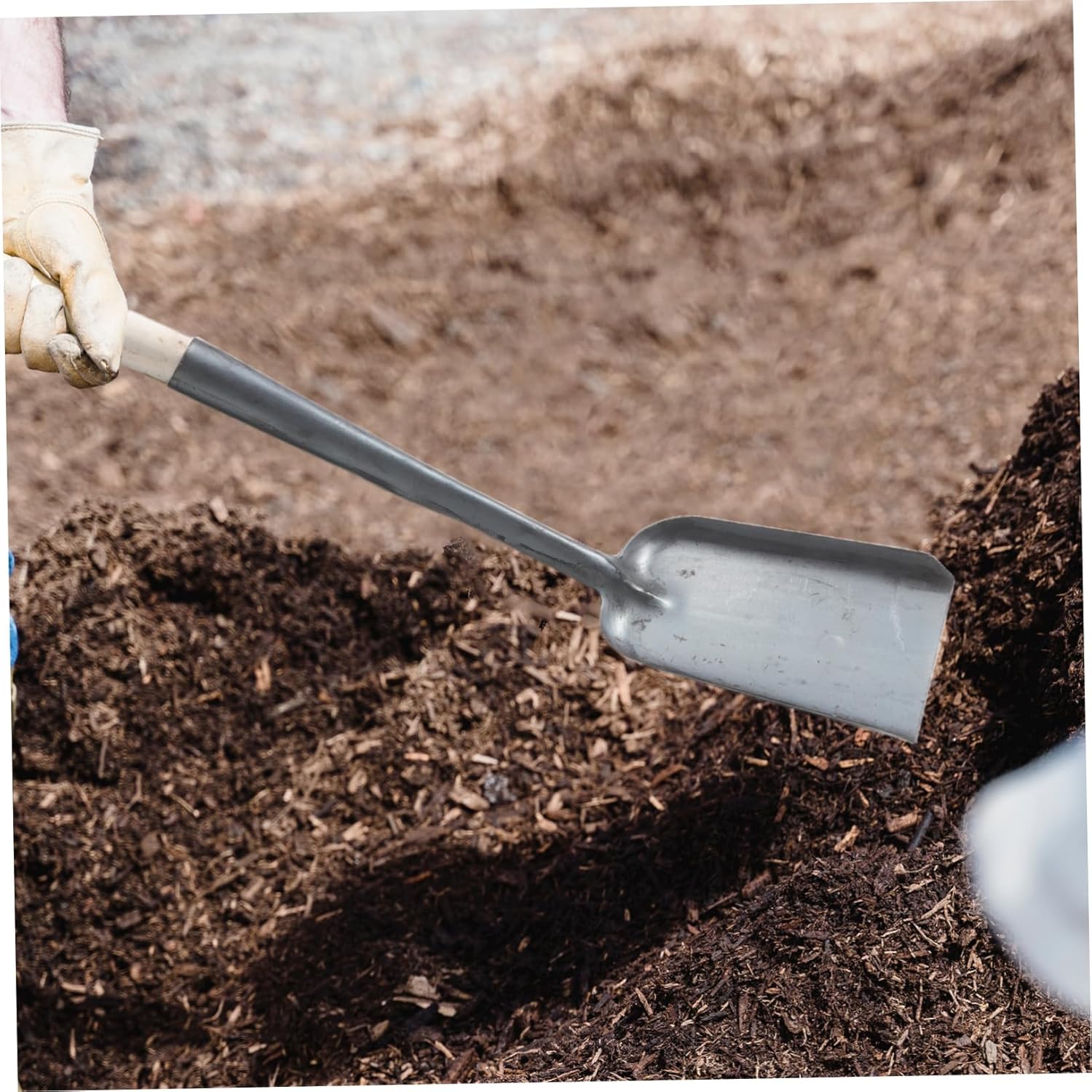 Cabilock 2pcs Heavy-Duty Fireplace Shovel Set with Long Handle Heat-Resistant Finish for Ash Removal Metal Construction for Gardening and Indoor Use