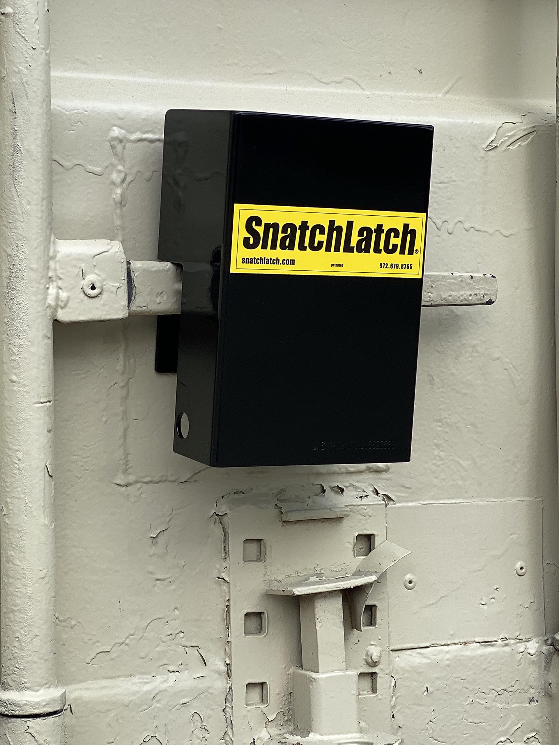 SnatchlatchHeavy Duty Door Lock Protection Device - Anti Theft - for Use with Cam Bar Style Shipping Container Locks and Conex Latches