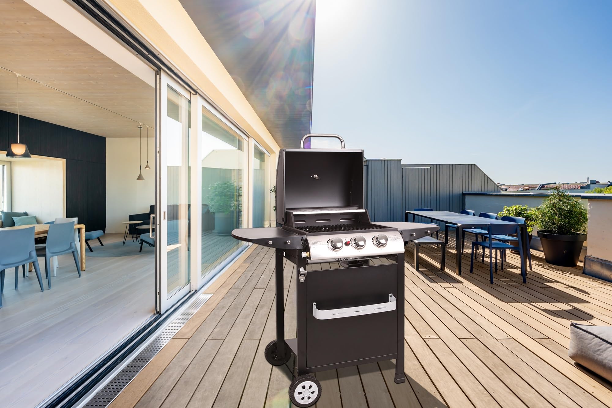 LOFOTEN - Barbecue Gaz 3 brûleurs - Puissance 8,4 kW - 106.5x57.5x104.5cm - Capot de fermeture avec thermomètre - 2 Grilles en acier chromé, 2 Etagères latérales, 1 Plateau bas - 2 Roues - Noir